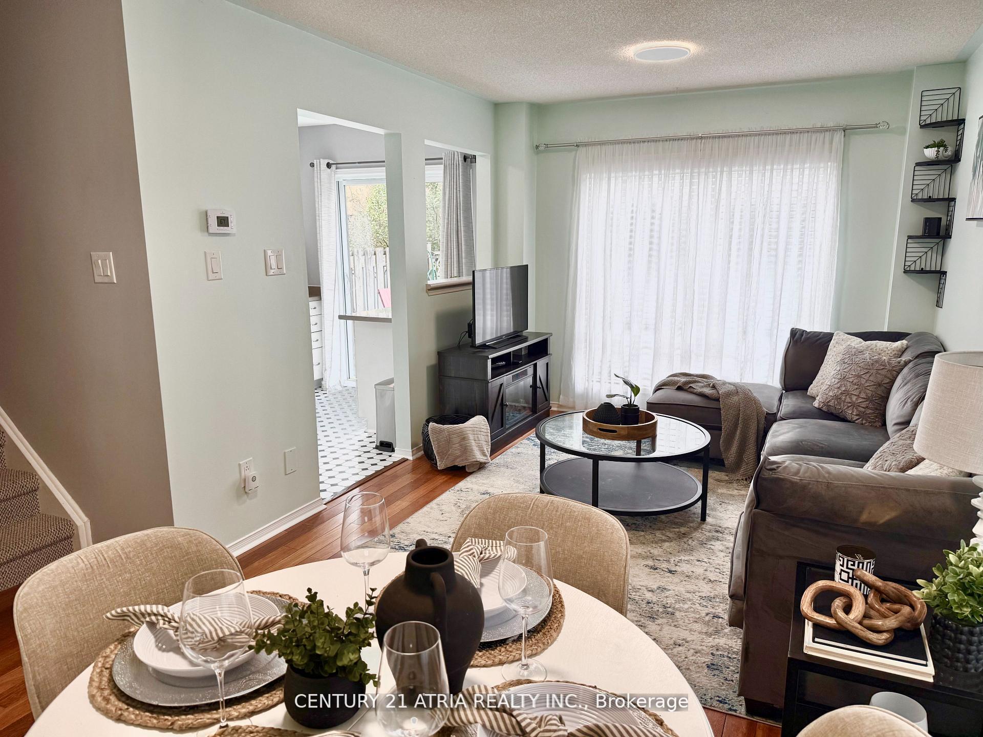 Photo 10 of 12 Lyfytt Crescent, Barrie, West Bayfield — HOMEH