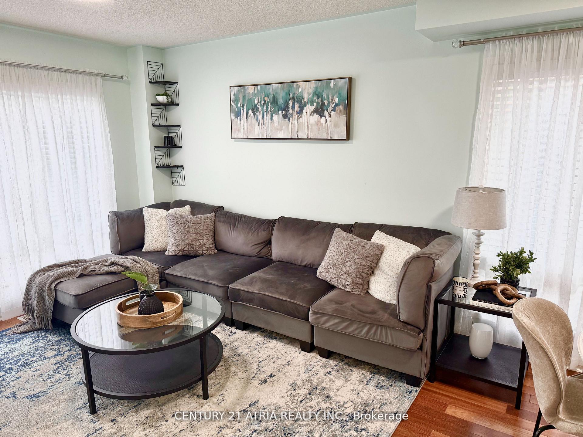 Photo 2 of 12 Lyfytt Crescent, Barrie, West Bayfield — HOMEH