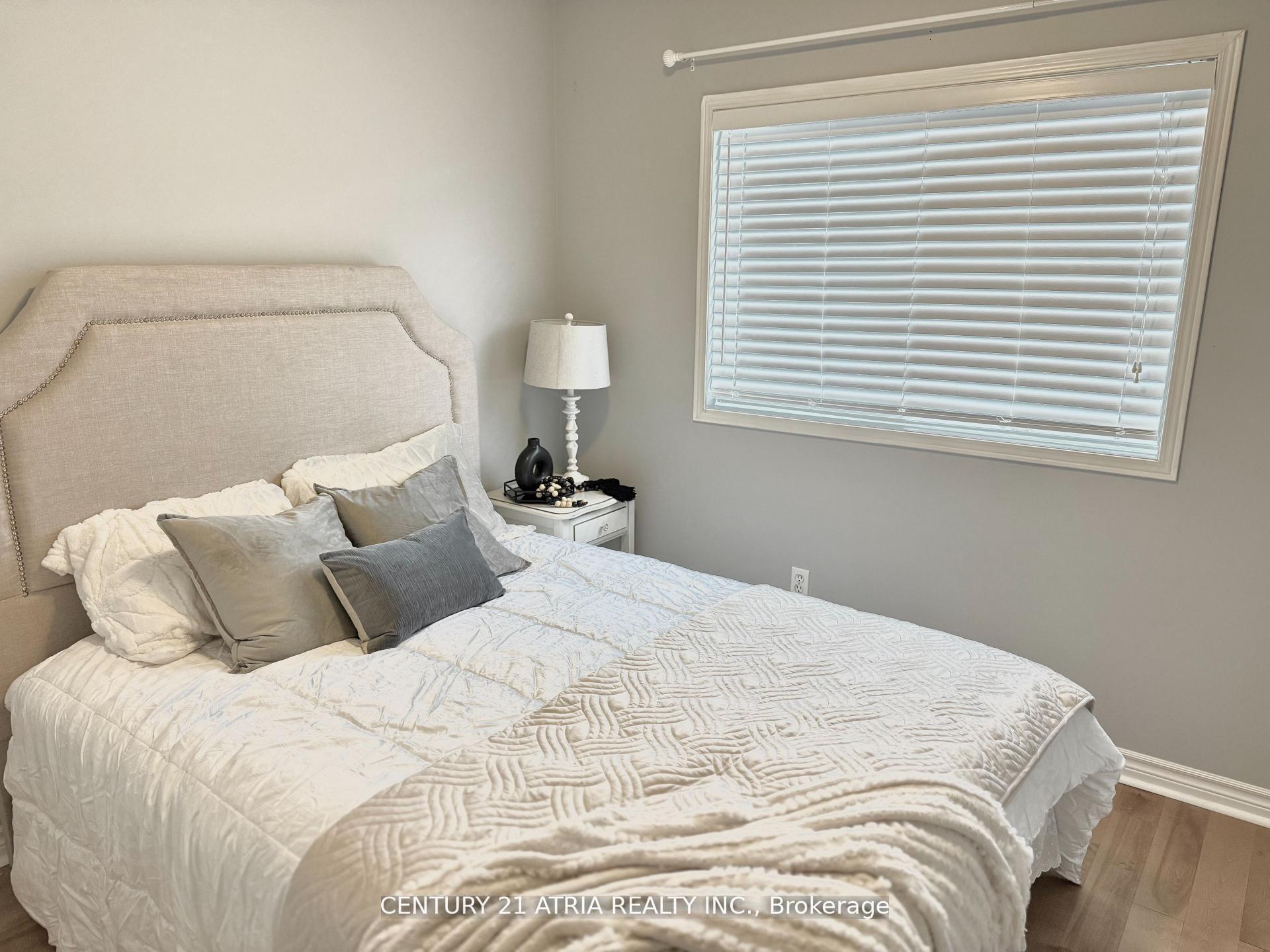 Photo 17 of 12 Lyfytt Crescent, Barrie, West Bayfield — HOMEH