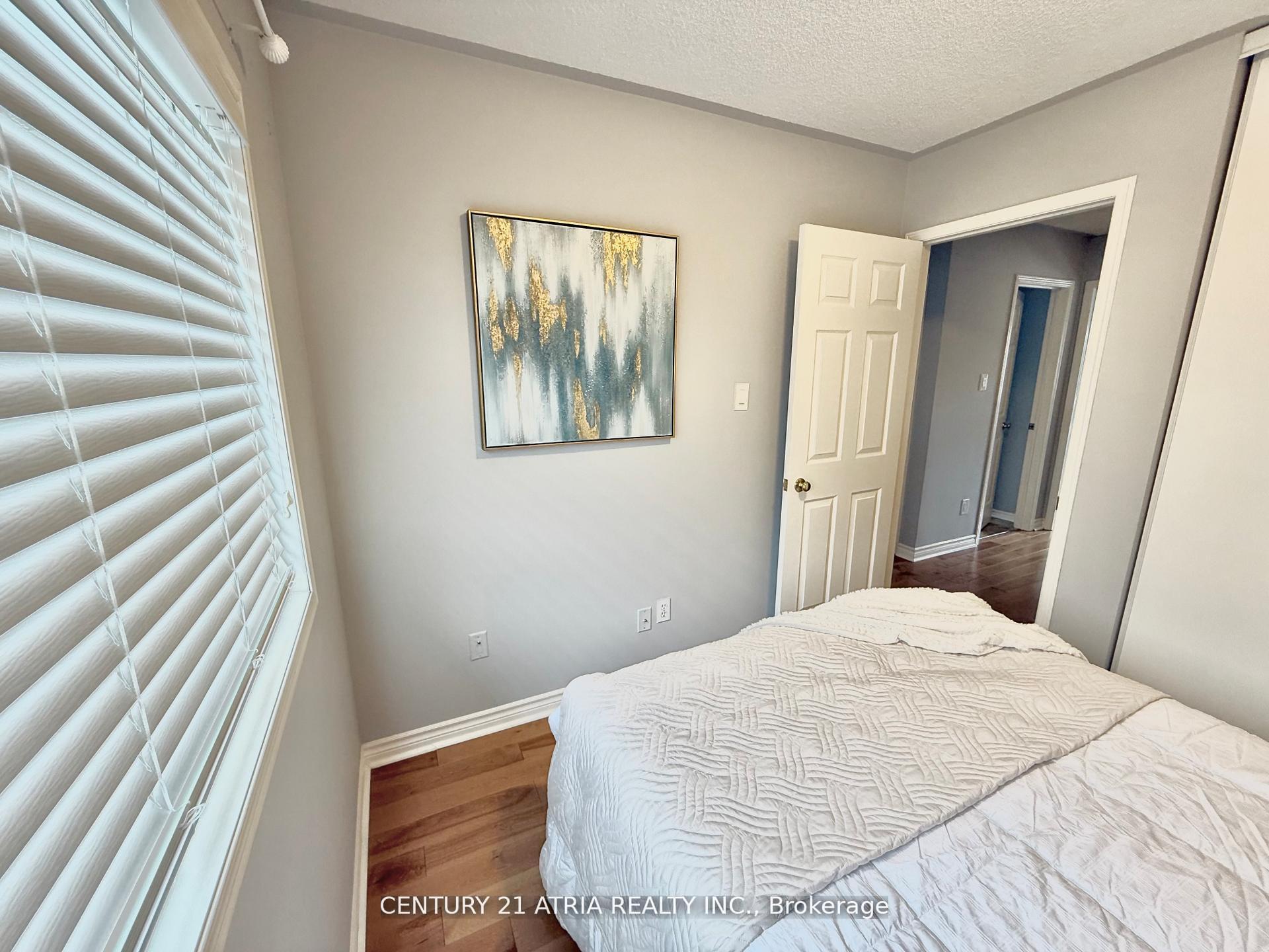 Photo 15 of 12 Lyfytt Crescent, Barrie, West Bayfield — HOMEH