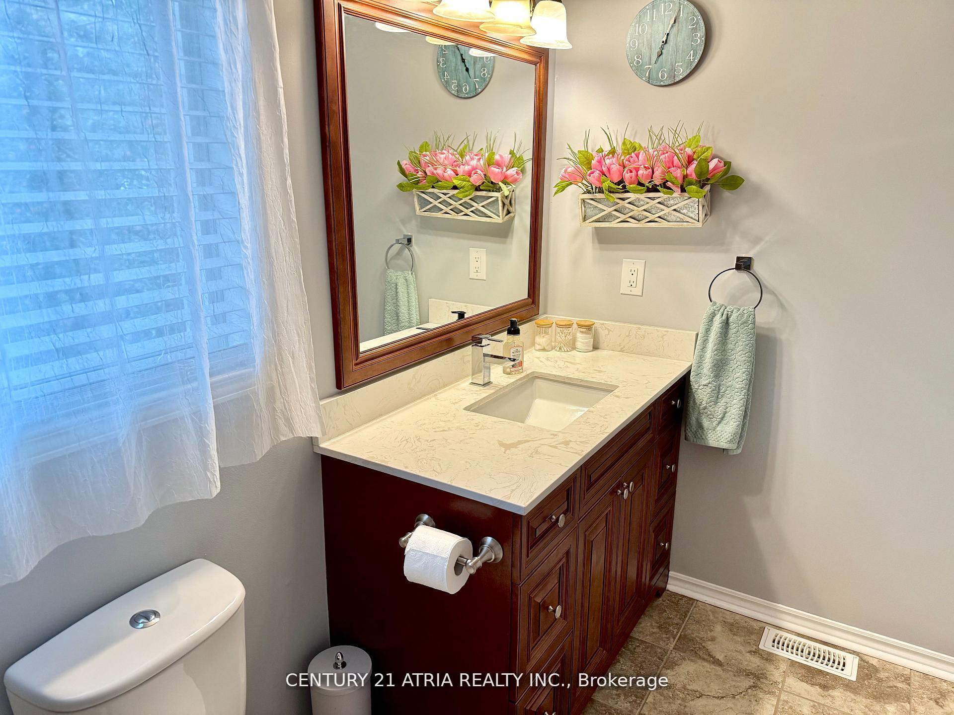 Photo 21 of 12 Lyfytt Crescent, Barrie, West Bayfield — HOMEH