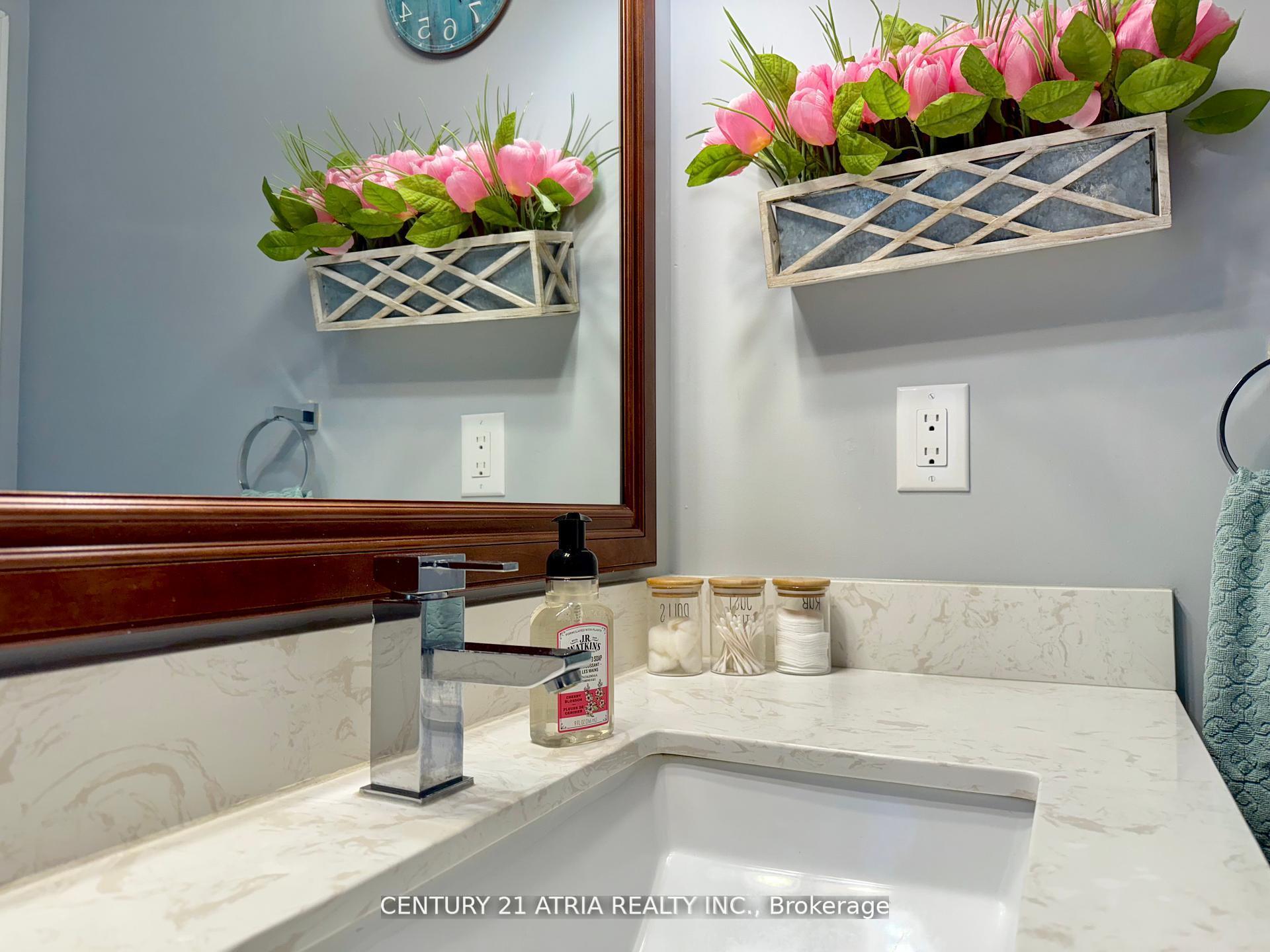 Photo 23 of 12 Lyfytt Crescent, Barrie, West Bayfield — HOMEH