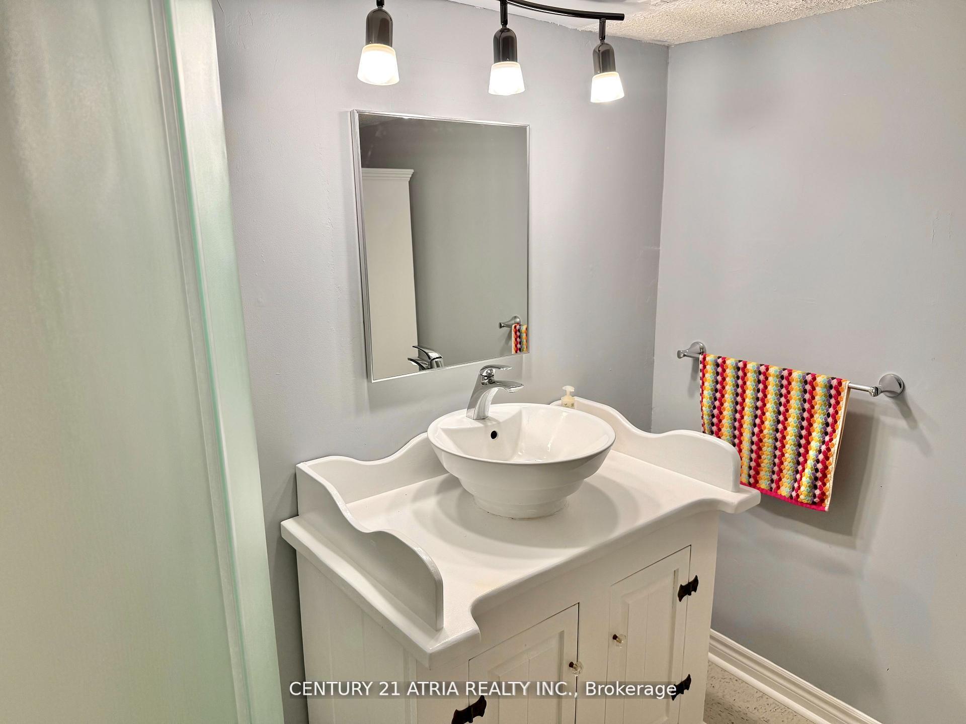 Photo 26 of 12 Lyfytt Crescent, Barrie, West Bayfield — HOMEH