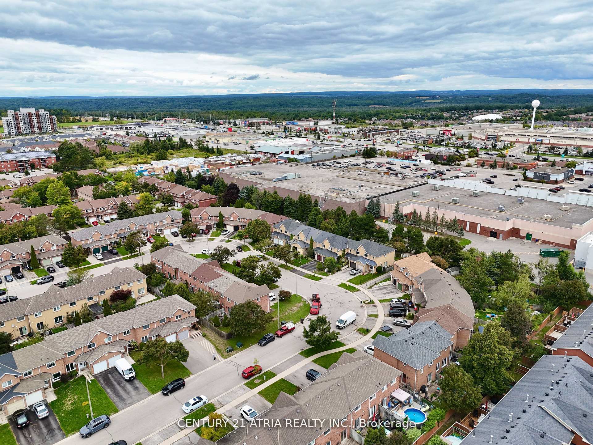 Photo 32 of 12 Lyfytt Crescent, Barrie, West Bayfield — HOMEH