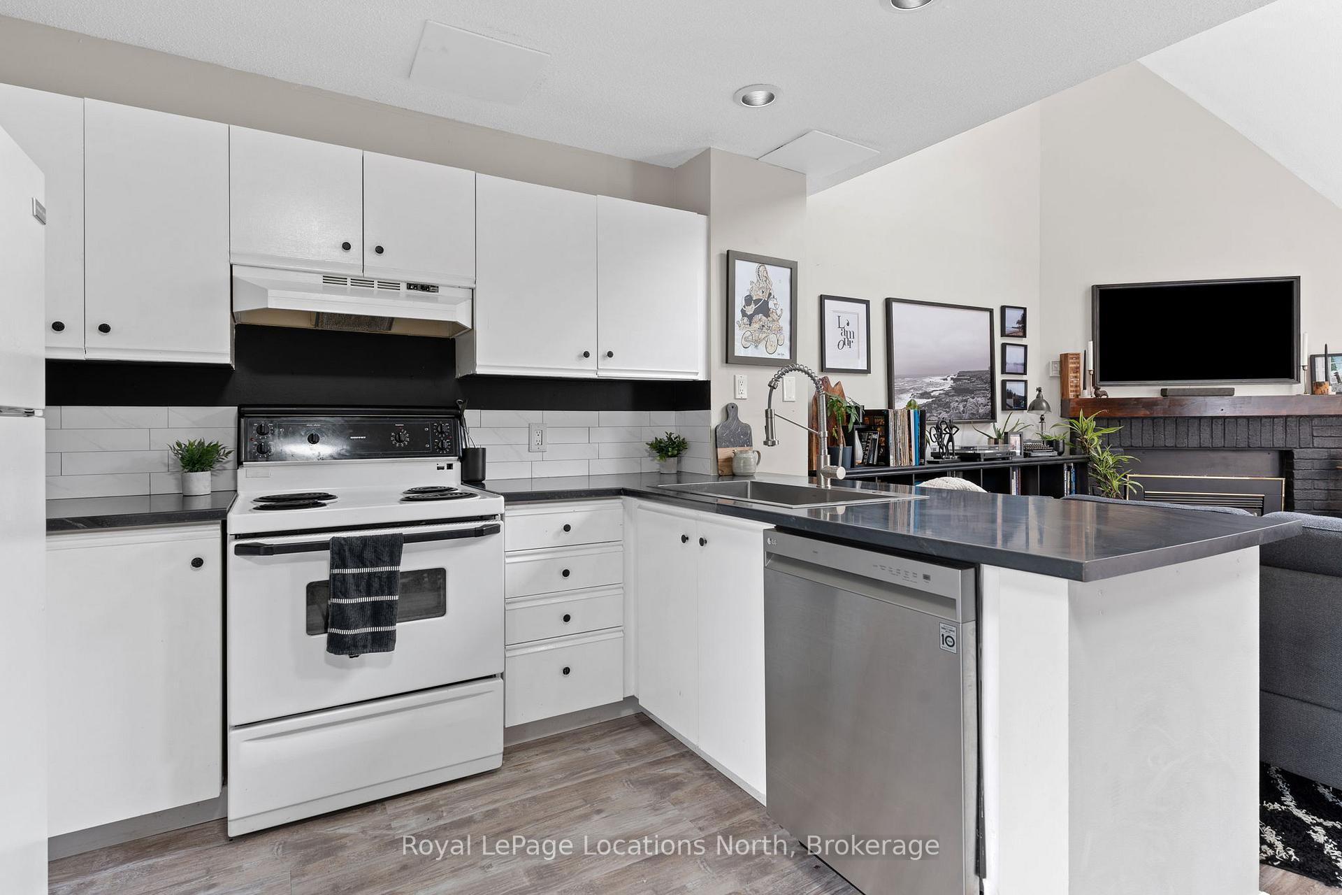 Photo 10 of Unit 190, 49 Trott Boulevard, Collingwood — HOMEH