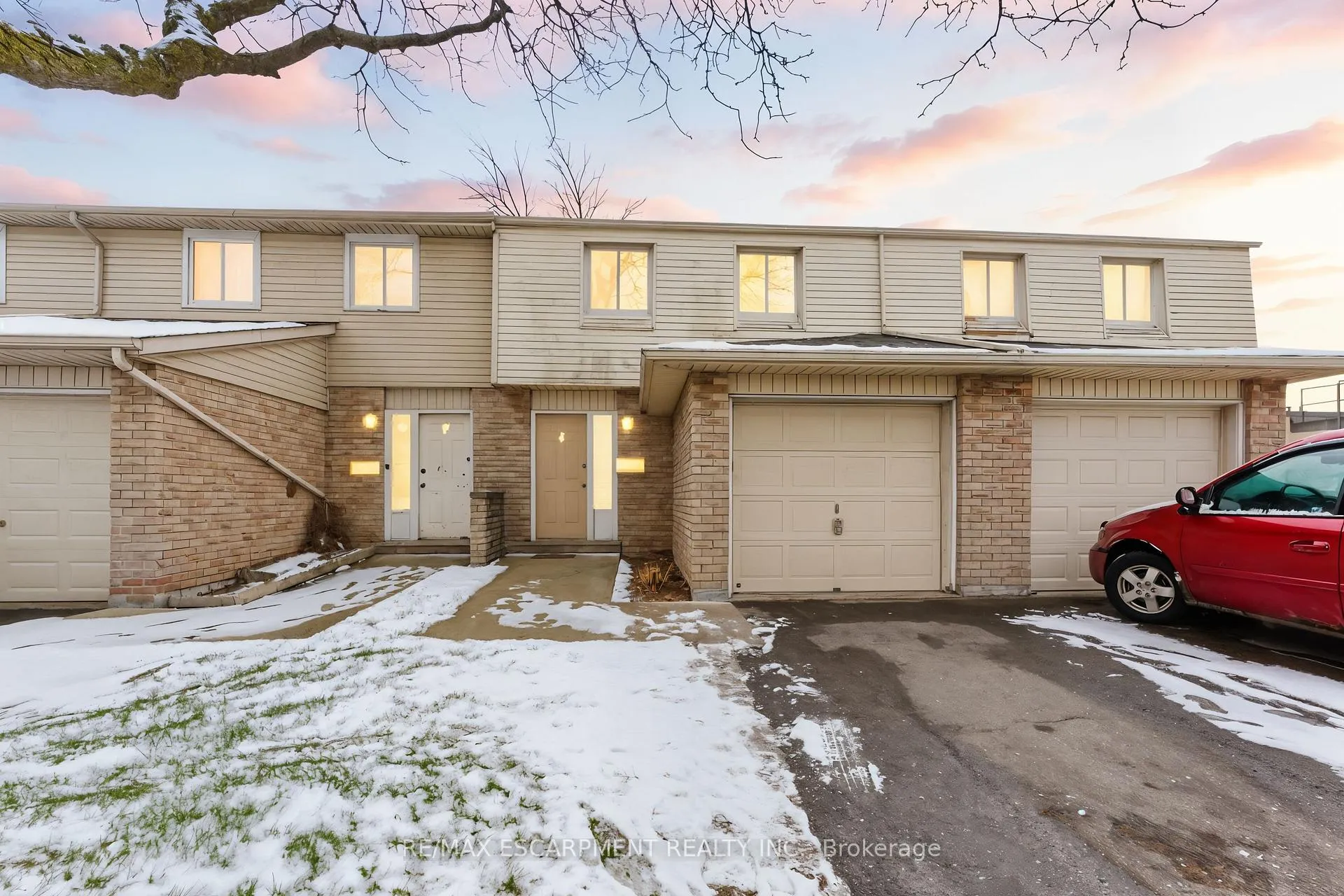 Photo 2 of Unit 2, 262 Kenora Avenue, Hamilton, Kentley — HOMEH