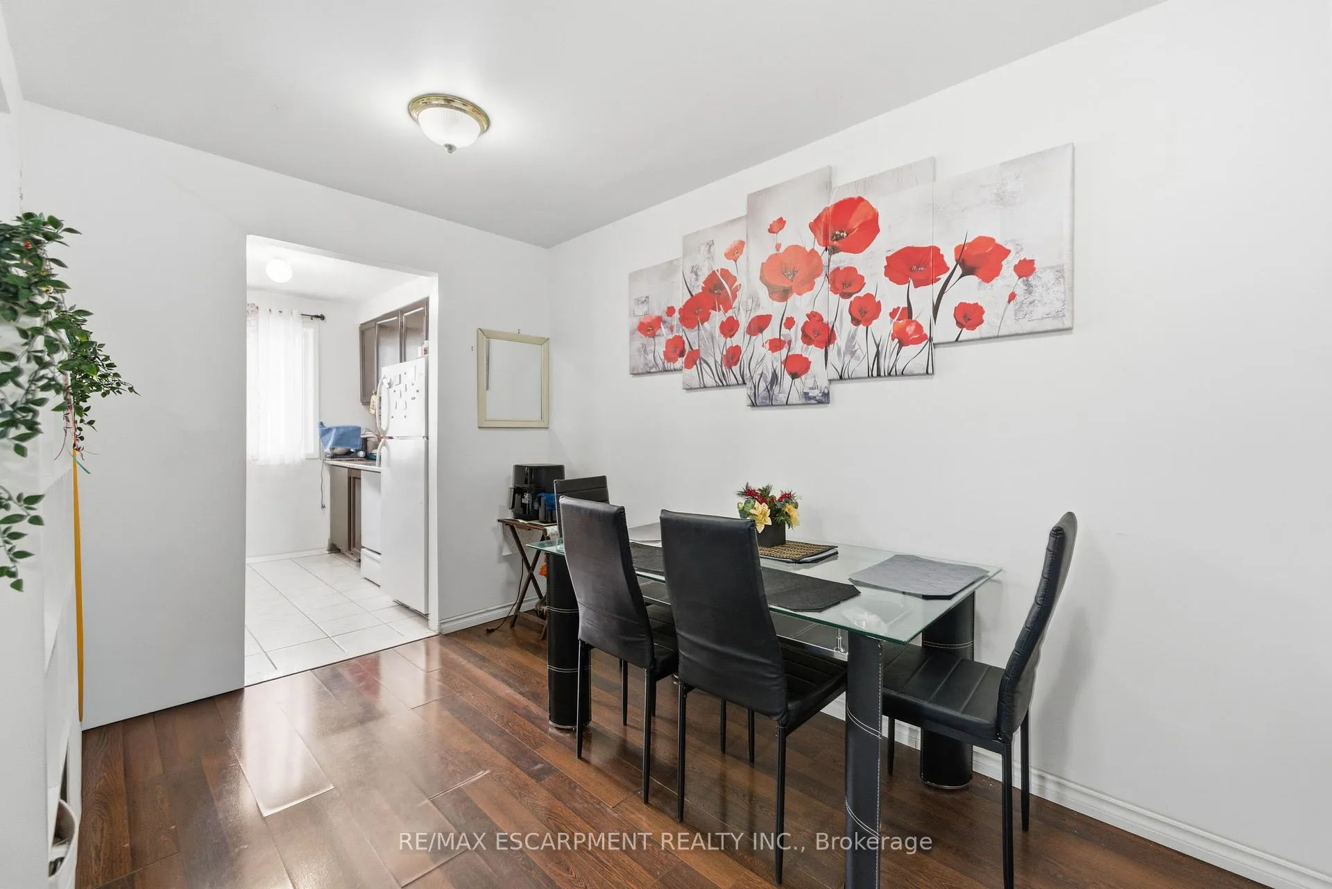 Photo 3 of Unit 2, 262 Kenora Avenue, Hamilton, Kentley — HOMEH
