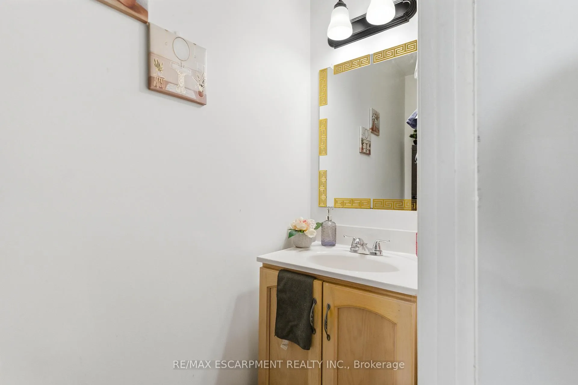 Photo 7 of Unit 2, 262 Kenora Avenue, Hamilton, Kentley — HOMEH