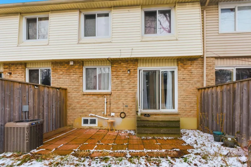 Photo 13 of Unit 2, 262 Kenora Avenue, Hamilton, Kentley — HOMEH