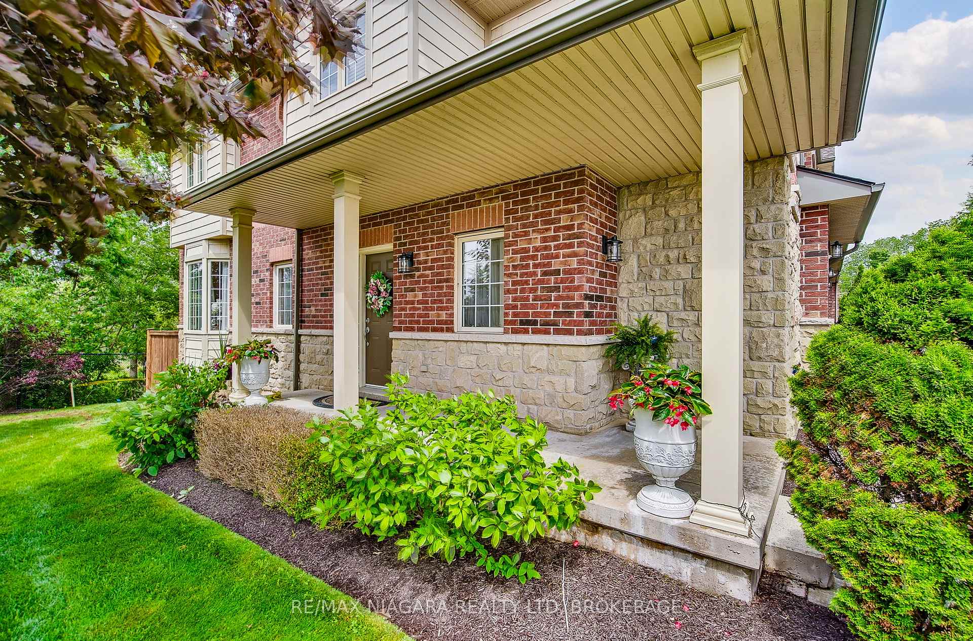 Photo 4 of Unit 16, 5 Liddycoat Lane, Hamilton, Ancaster — HOMEH