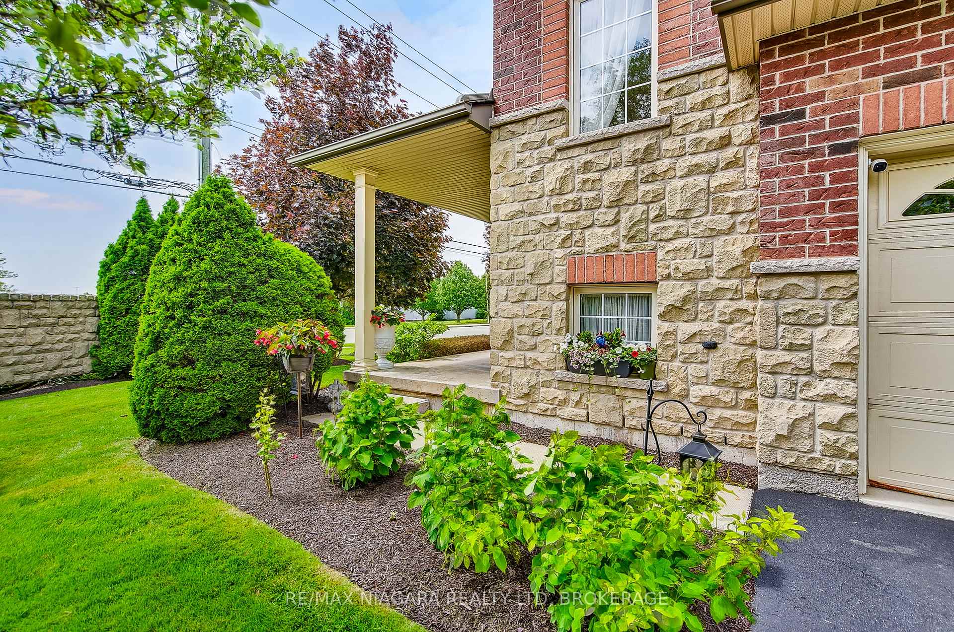 Photo 7 of Unit 16, 5 Liddycoat Lane, Hamilton, Ancaster — HOMEH