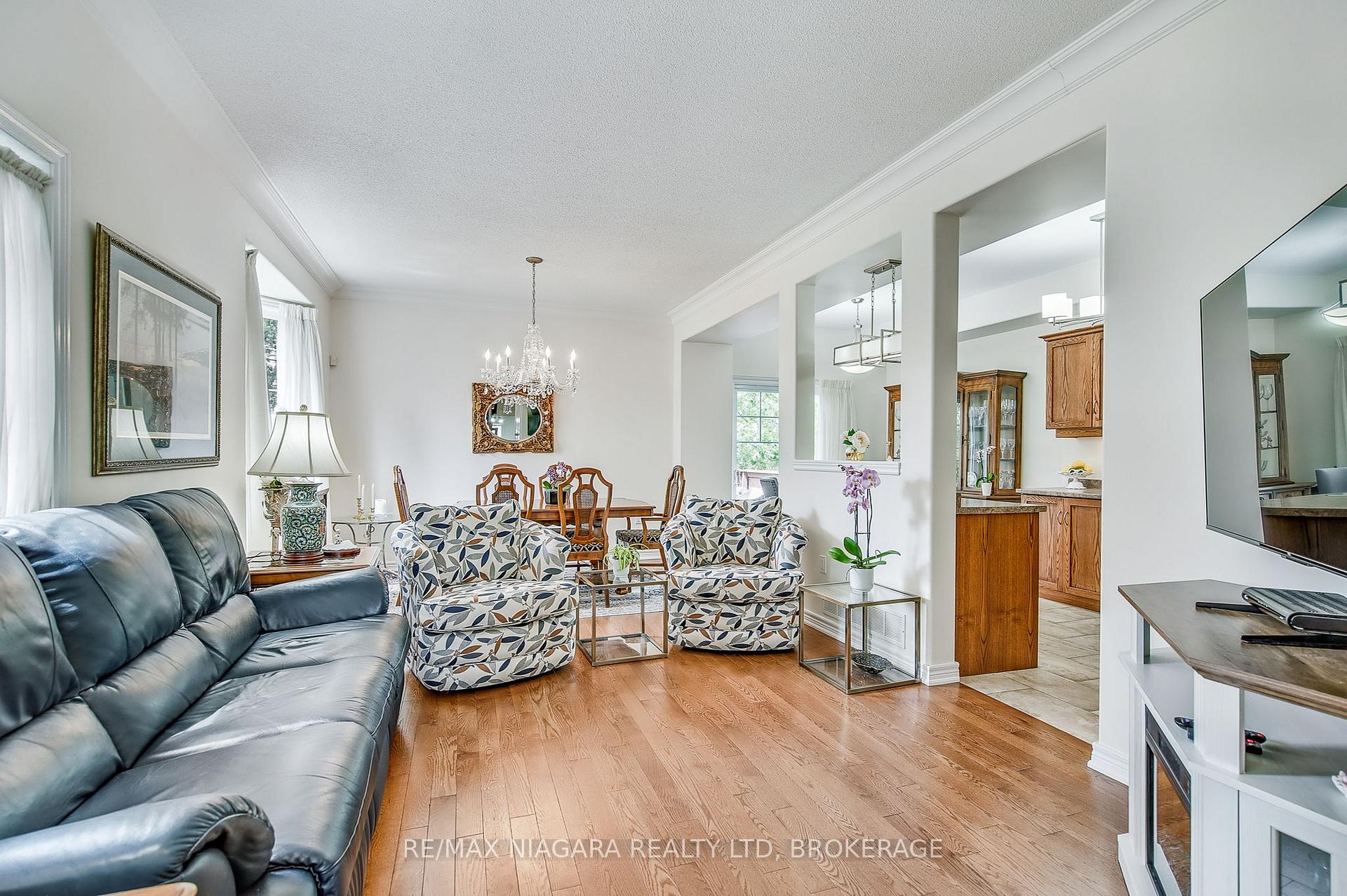 Photo 8 of Unit 16, 5 Liddycoat Lane, Hamilton, Ancaster — HOMEH