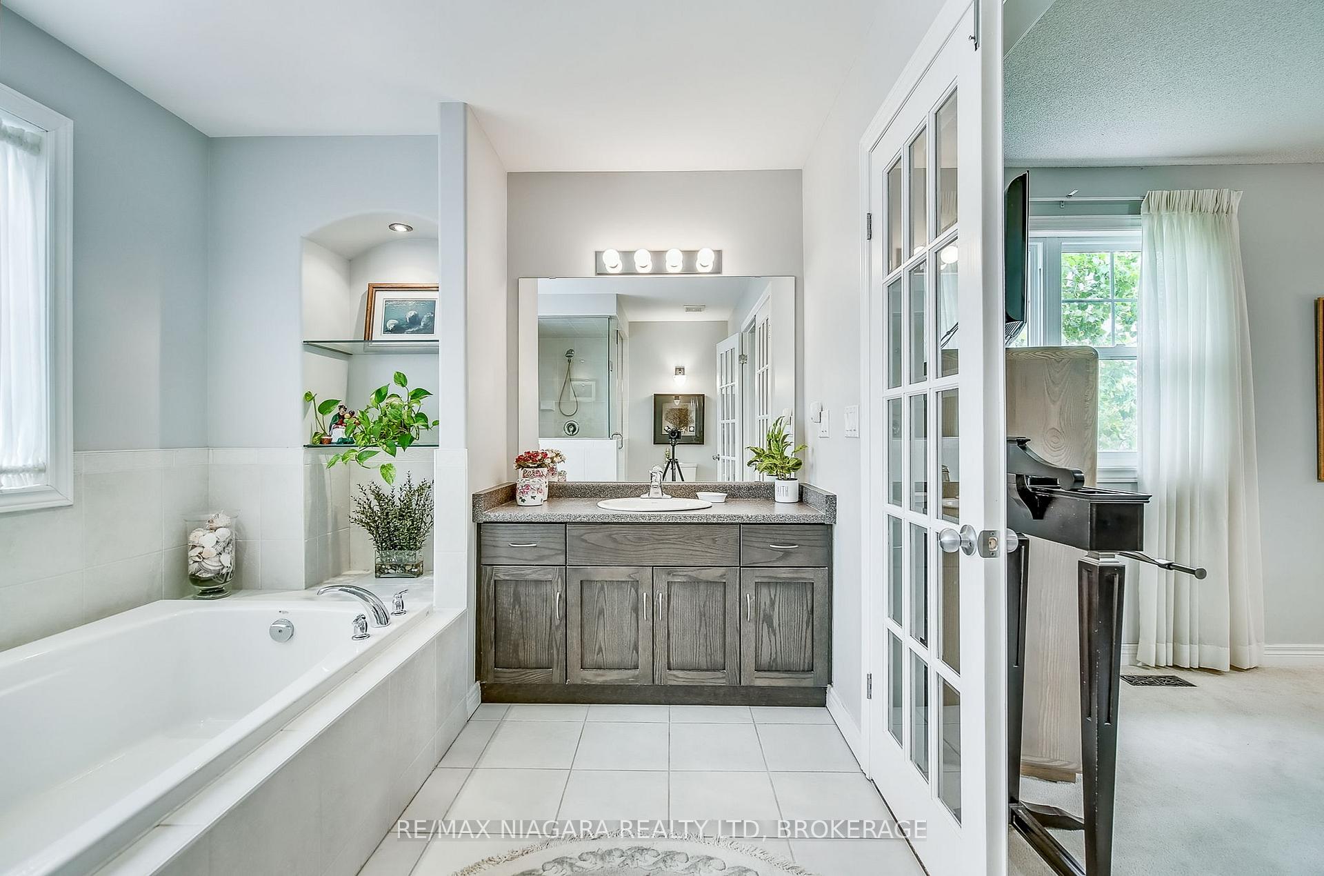 Photo 27 of Unit 16, 5 Liddycoat Lane, Hamilton, Ancaster — HOMEH