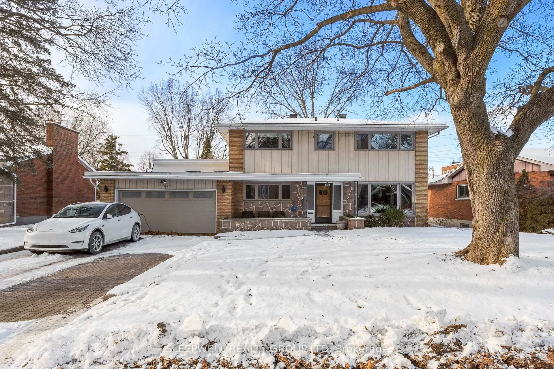 Photo 1 of 1874 Rideau Garden Drive, Ottawa, Ottawa East — HOMEH