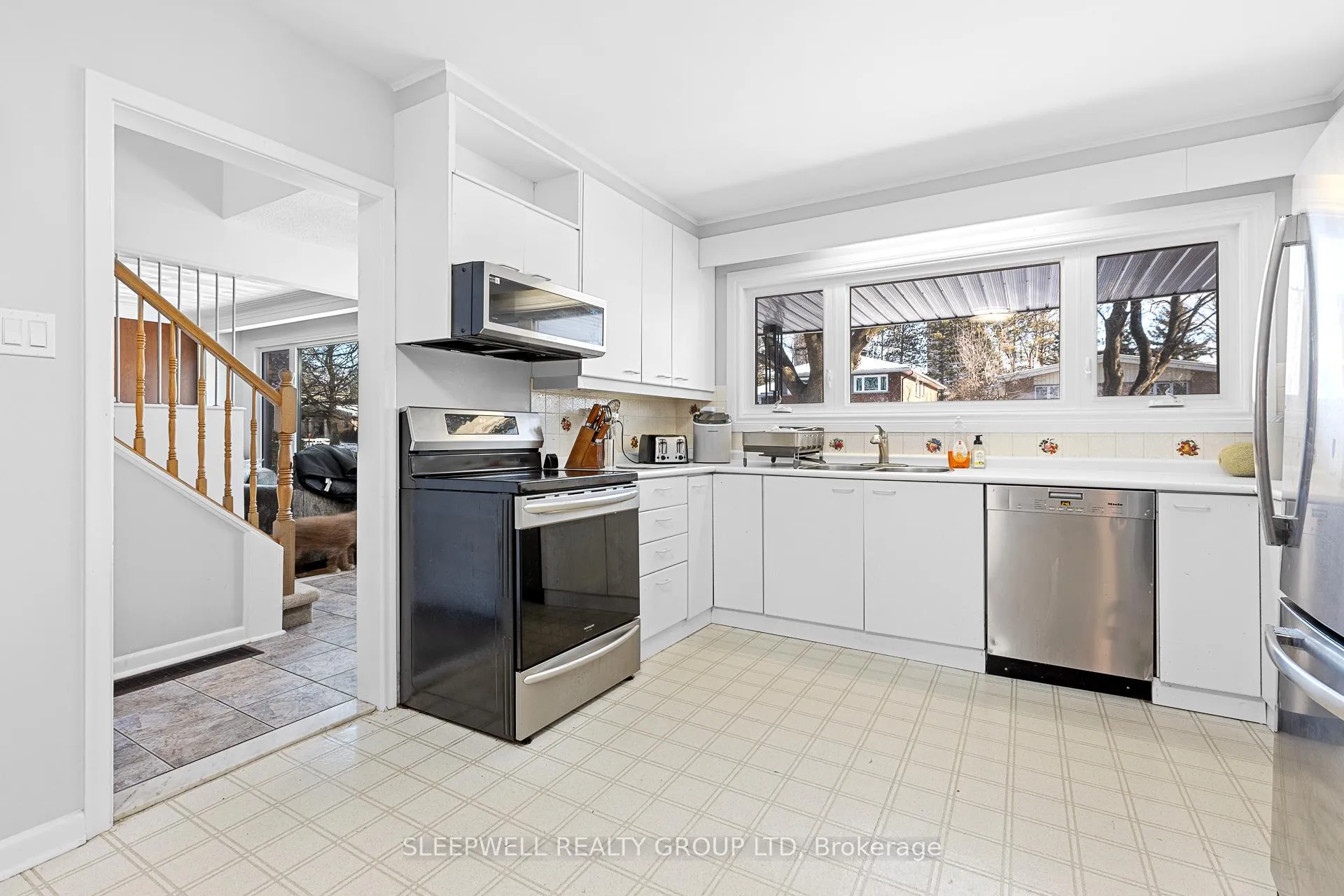 Photo 7 of 1874 Rideau Garden Drive, Ottawa, Ottawa East — HOMEH
