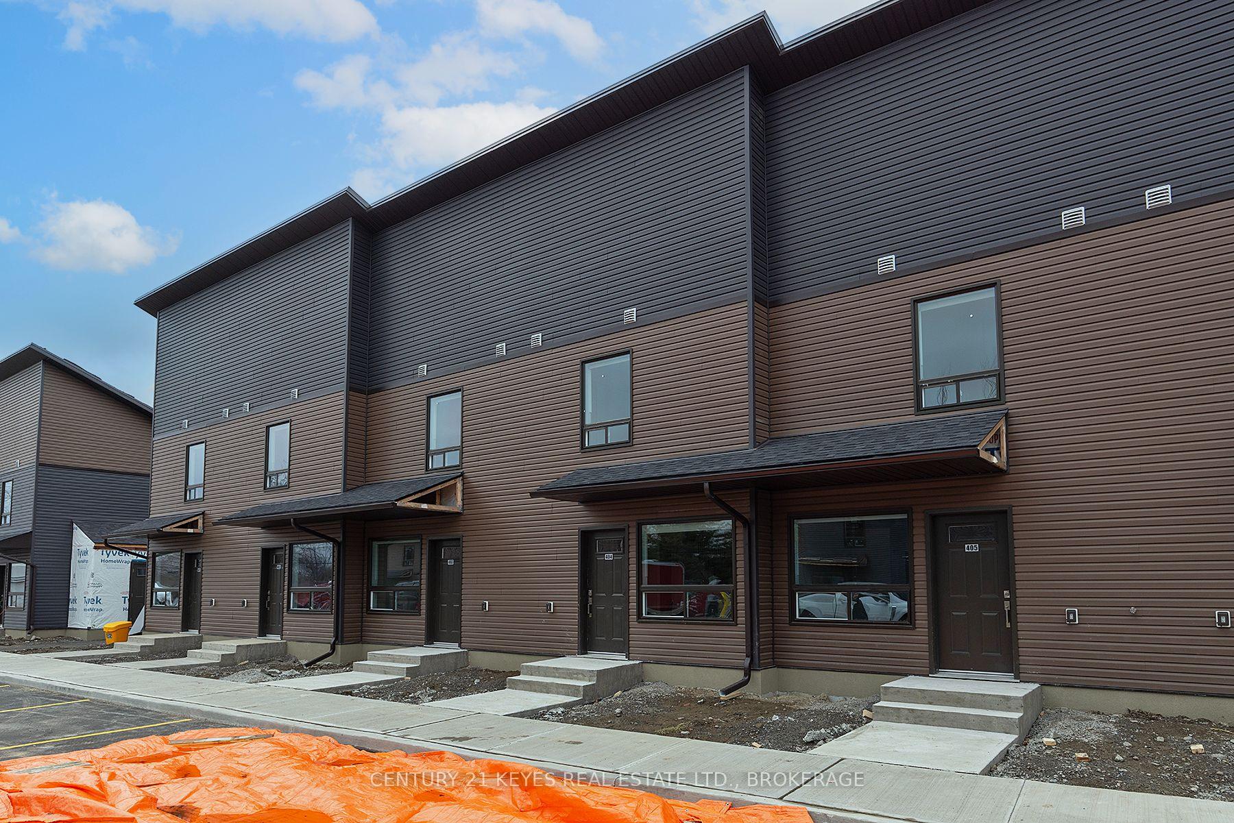 Photo 2 of 775 King Street W, Gananoque — HOMEH