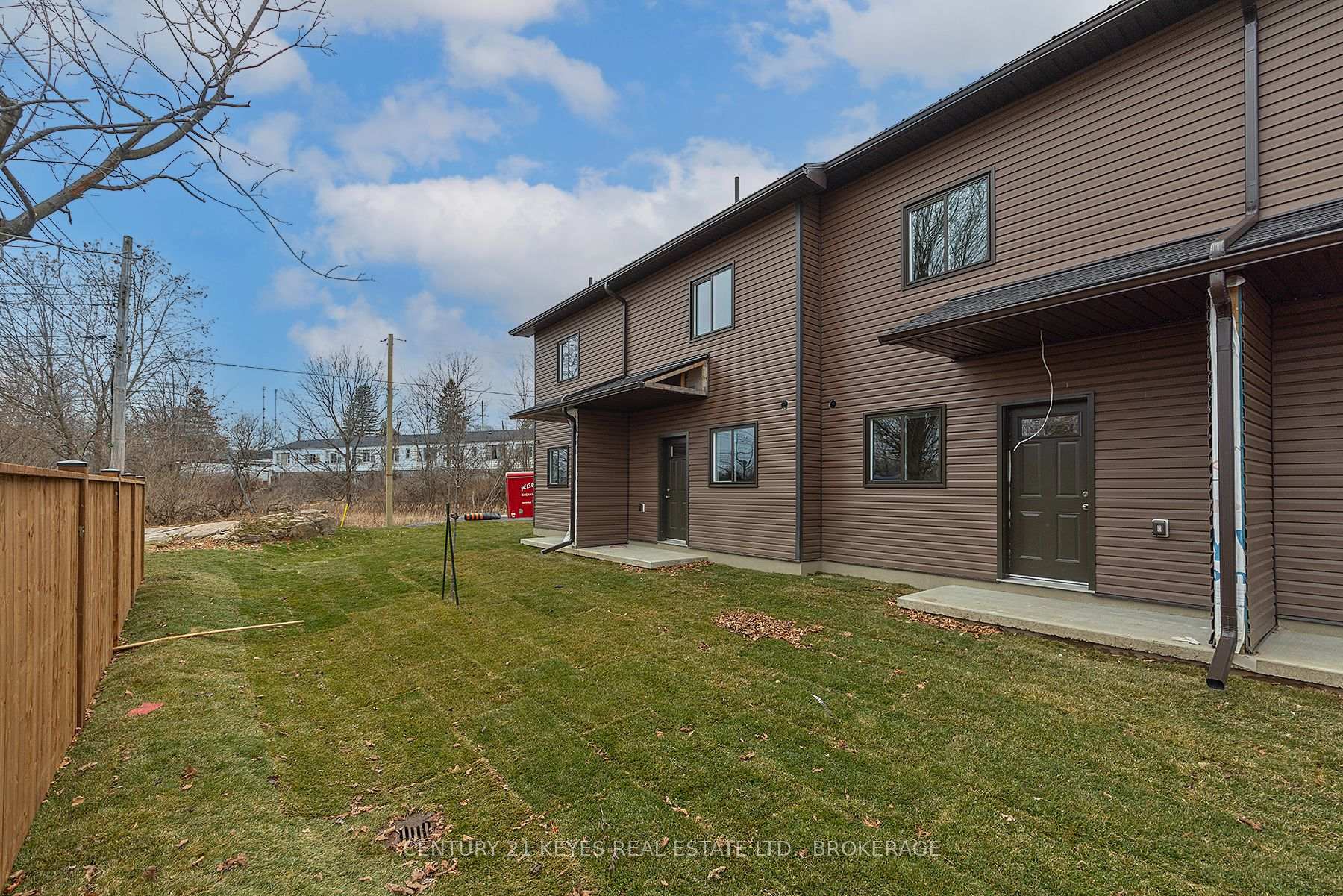 Photo 3 of 775 King Street W, Gananoque — HOMEH