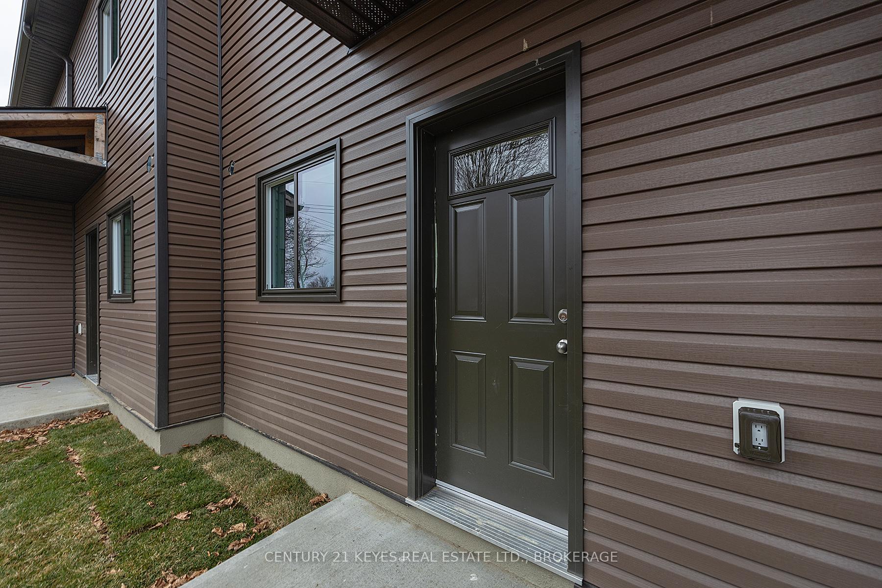 Photo 5 of 775 King Street W, Gananoque — HOMEH