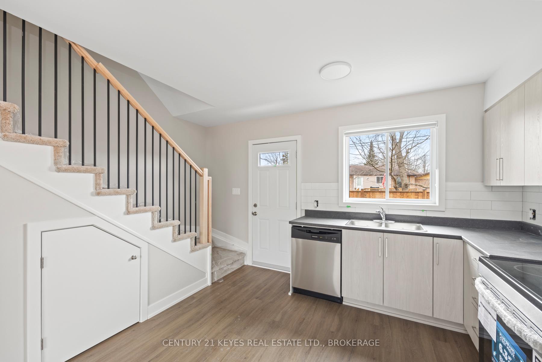 Photo 14 of 775 King Street W, Gananoque — HOMEH