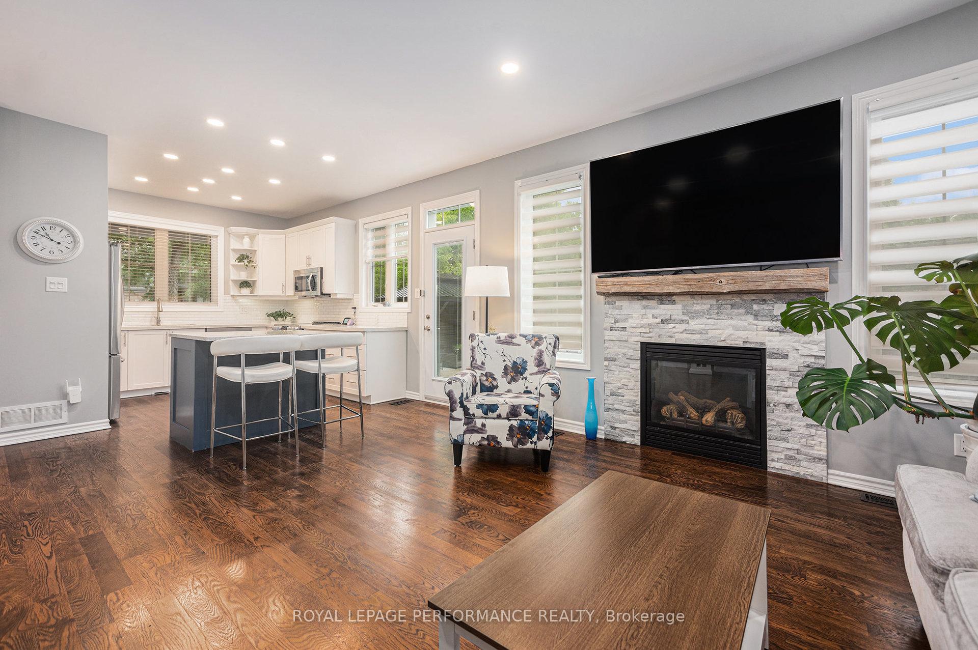 Photo 4 of 2600 Fallingwater Circle, Ottawa, Barrhaven - Half Moon Bay — HOMEH