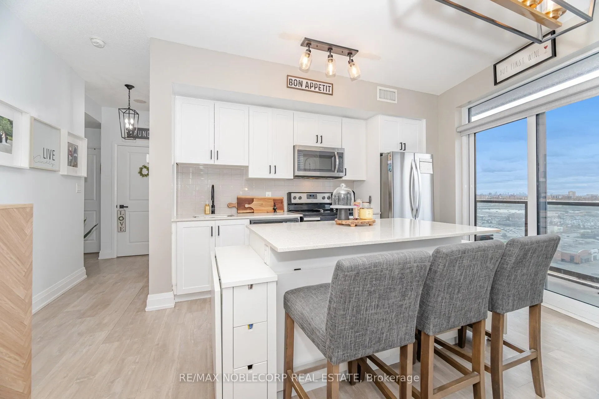 Photo 7 of Unit 1505, 3700 Highway 7 Road, Vaughan, Vaughan Corporate Centre — HOMEH