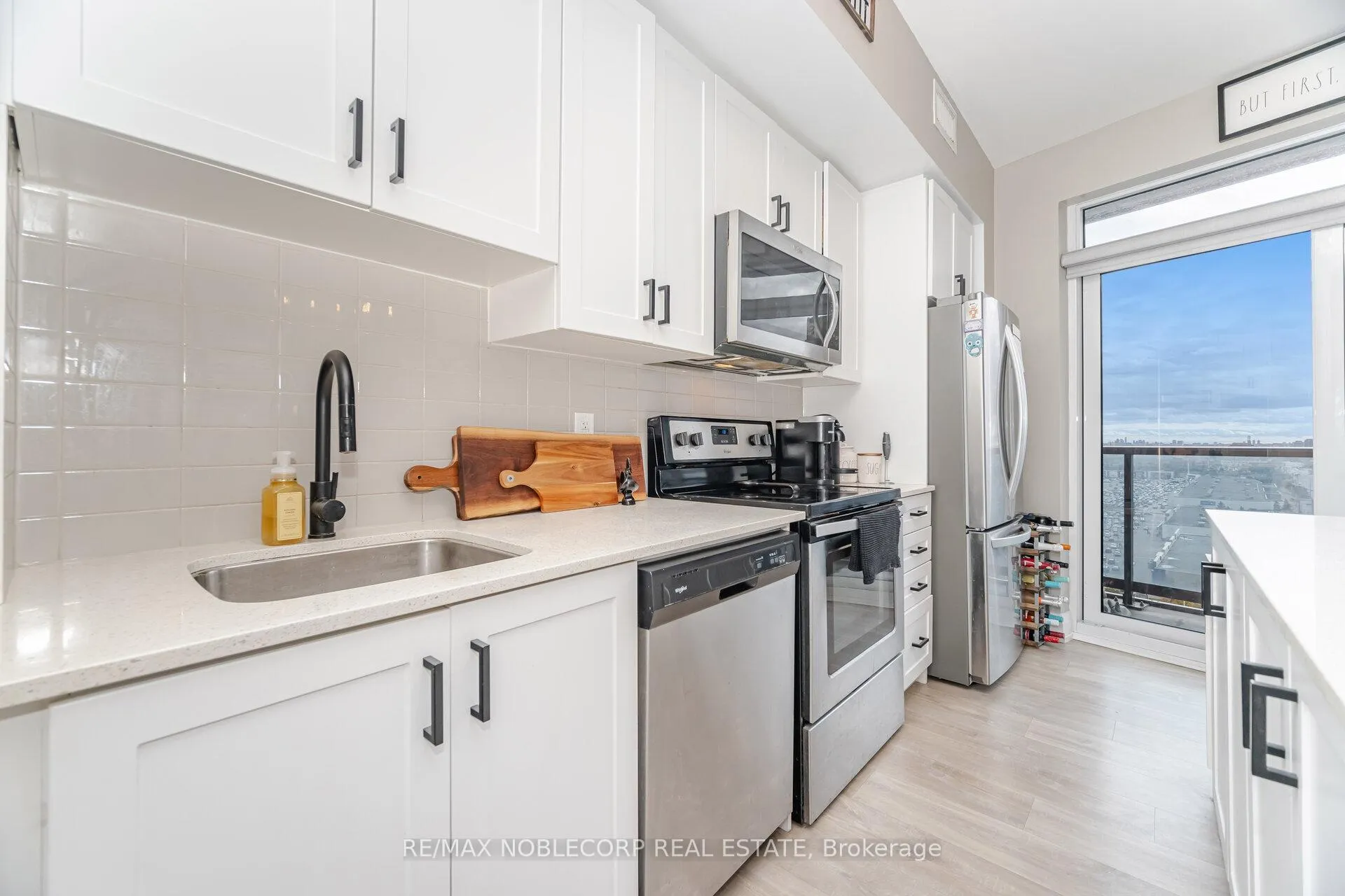 Photo 10 of Unit 1505, 3700 Highway 7 Road, Vaughan, Vaughan Corporate Centre — HOMEH
