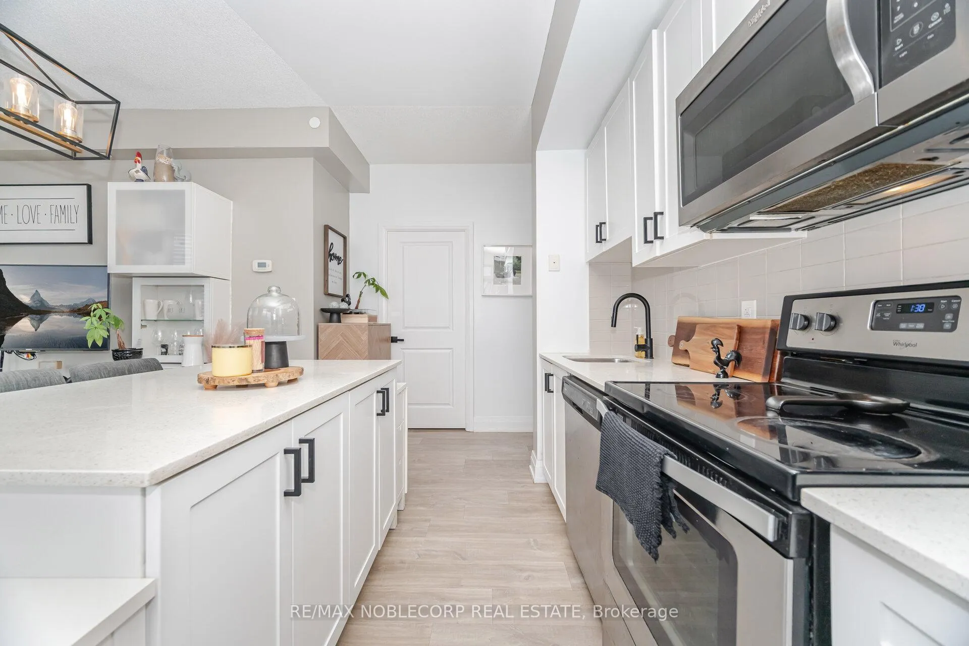 Photo 11 of Unit 1505, 3700 Highway 7 Road, Vaughan, Vaughan Corporate Centre — HOMEH