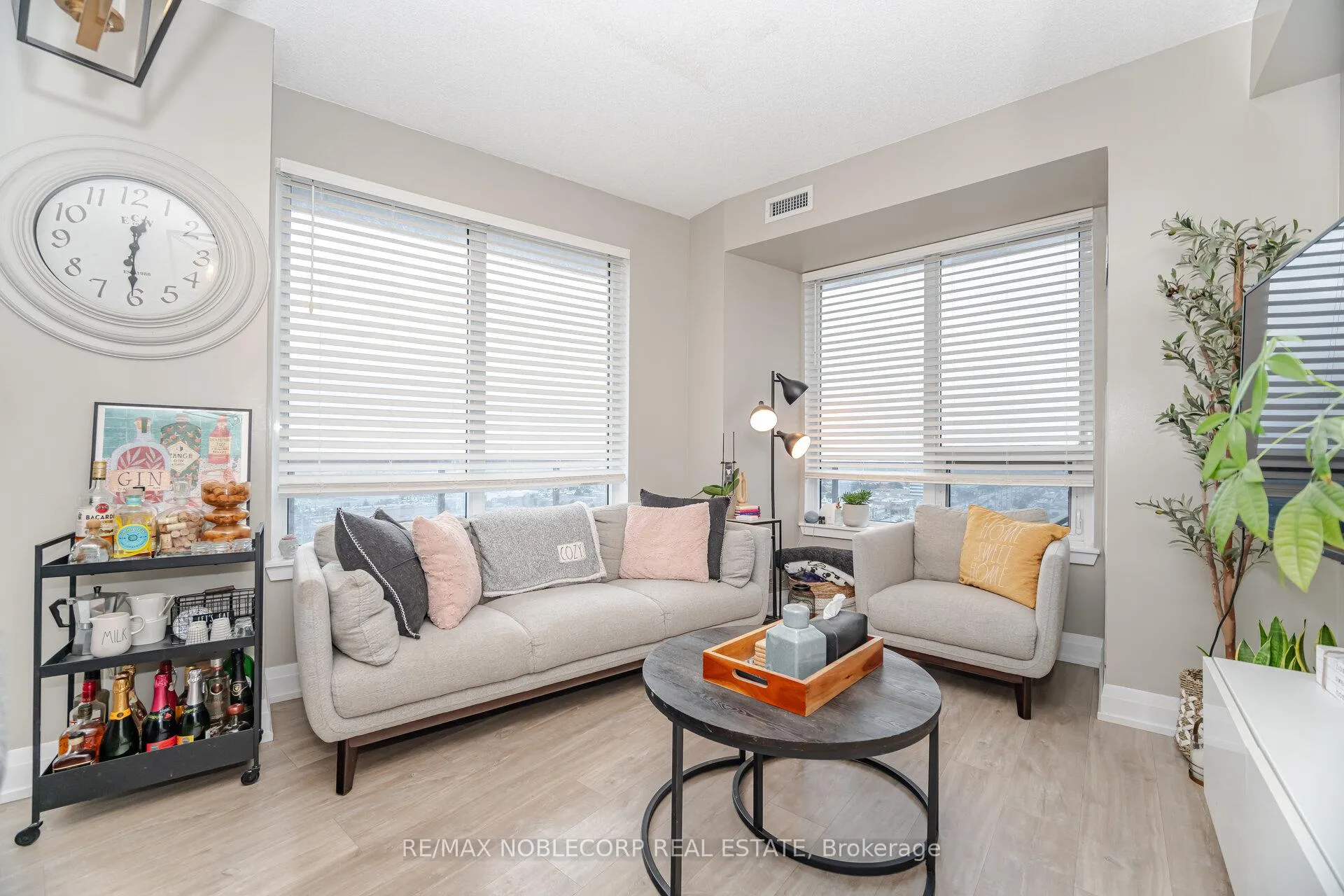 Photo 13 of Unit 1505, 3700 Highway 7 Road, Vaughan, Vaughan Corporate Centre — HOMEH