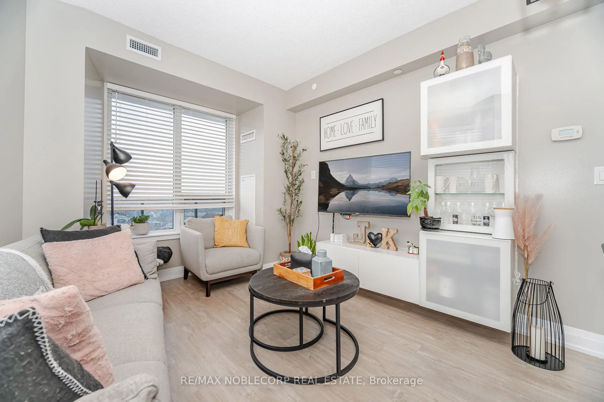 Photo 14 of Unit 1505, 3700 Highway 7 Road, Vaughan, Vaughan Corporate Centre — HOMEH
