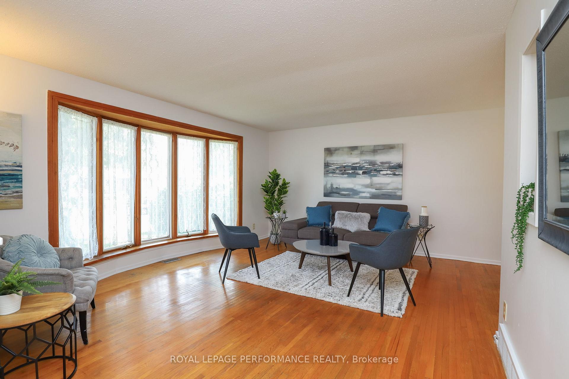 Photo 5 of 45 Keewatin Crescent, Ottawa, Borden Farm/Stewart Farm/Carleton Heights/Parkwood Hills — HOMEH