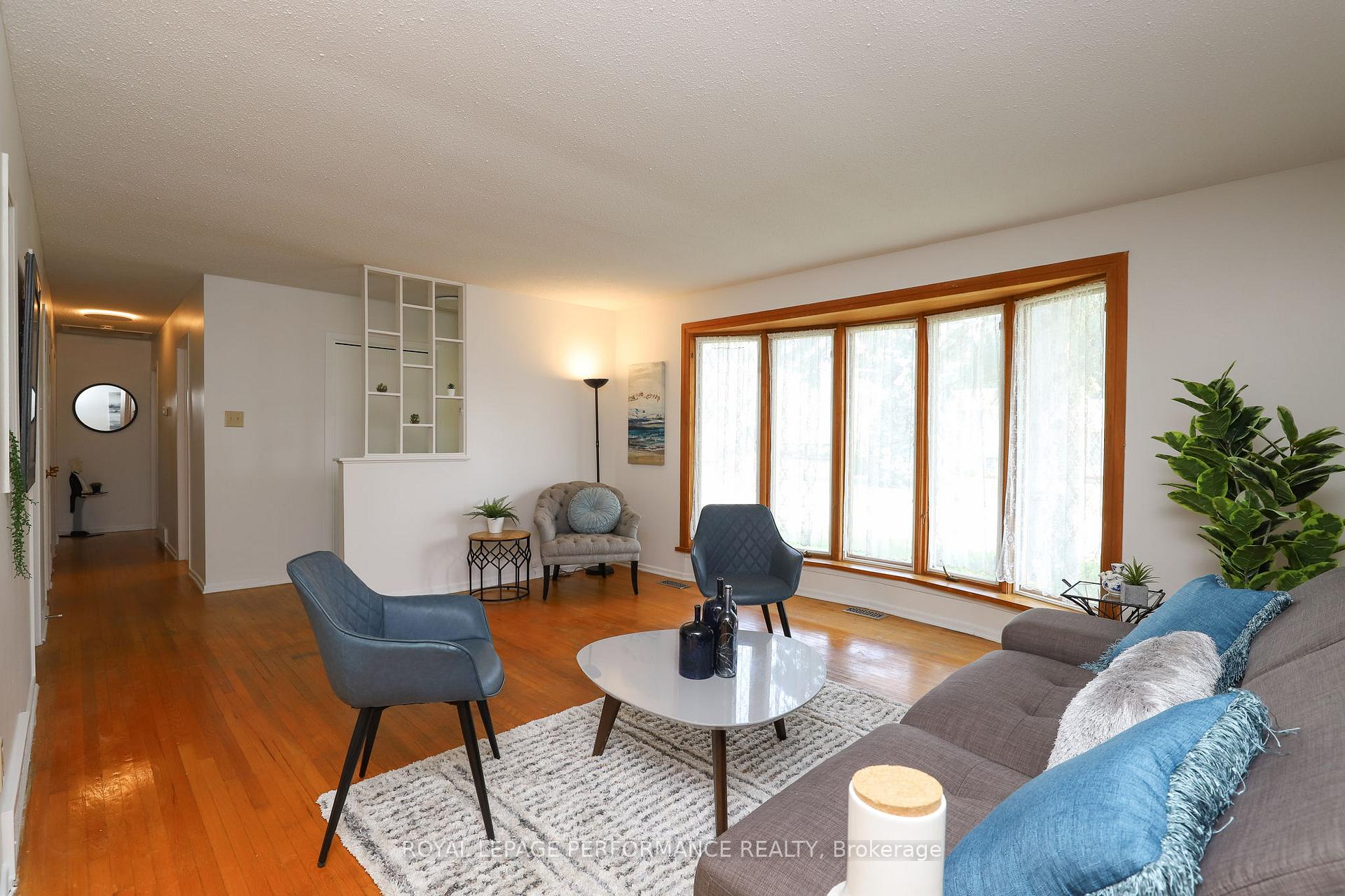 Photo 6 of 45 Keewatin Crescent, Ottawa, Borden Farm/Stewart Farm/Carleton Heights/Parkwood Hills — HOMEH
