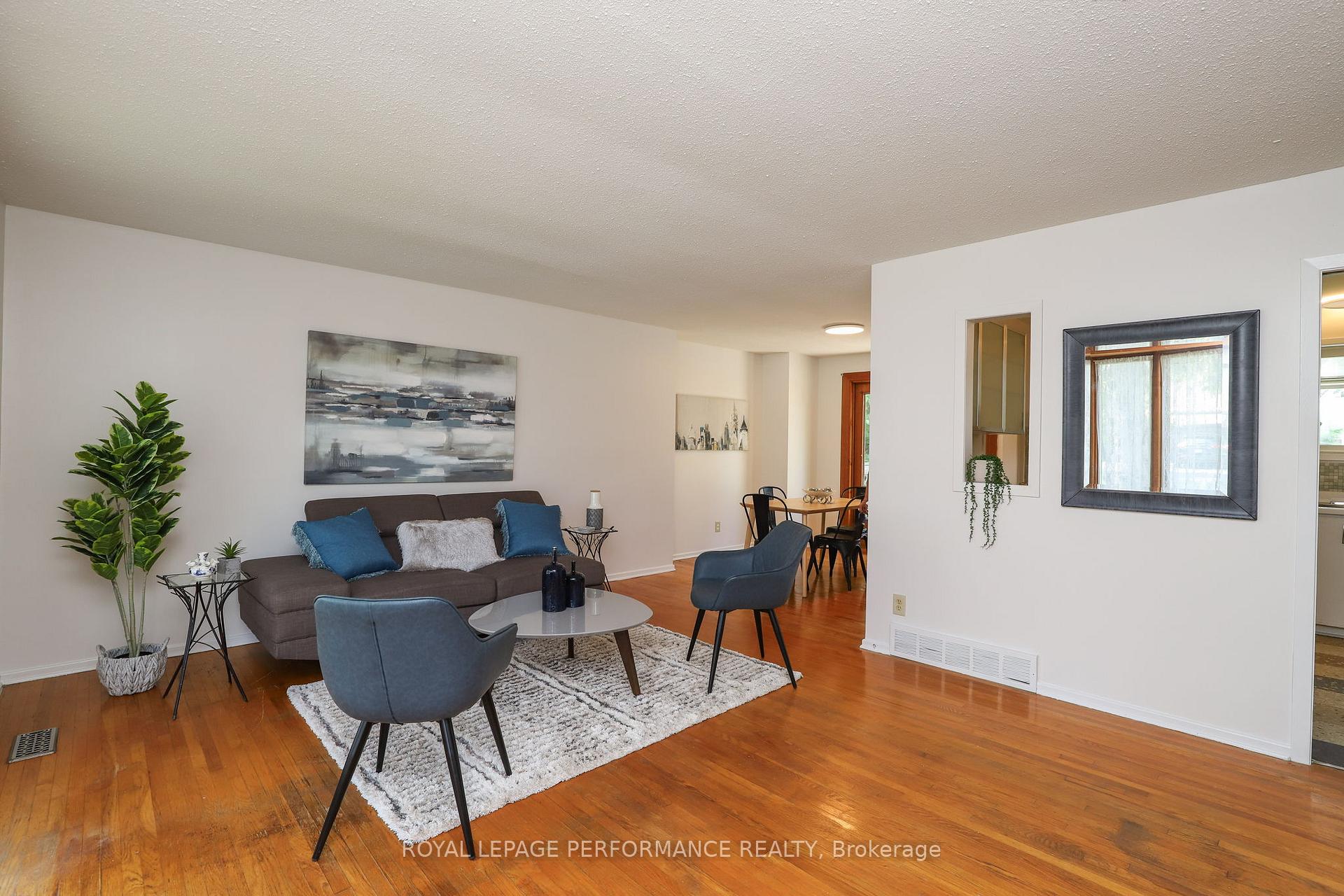 Photo 7 of 45 Keewatin Crescent, Ottawa, Borden Farm/Stewart Farm/Carleton Heights/Parkwood Hills — HOMEH