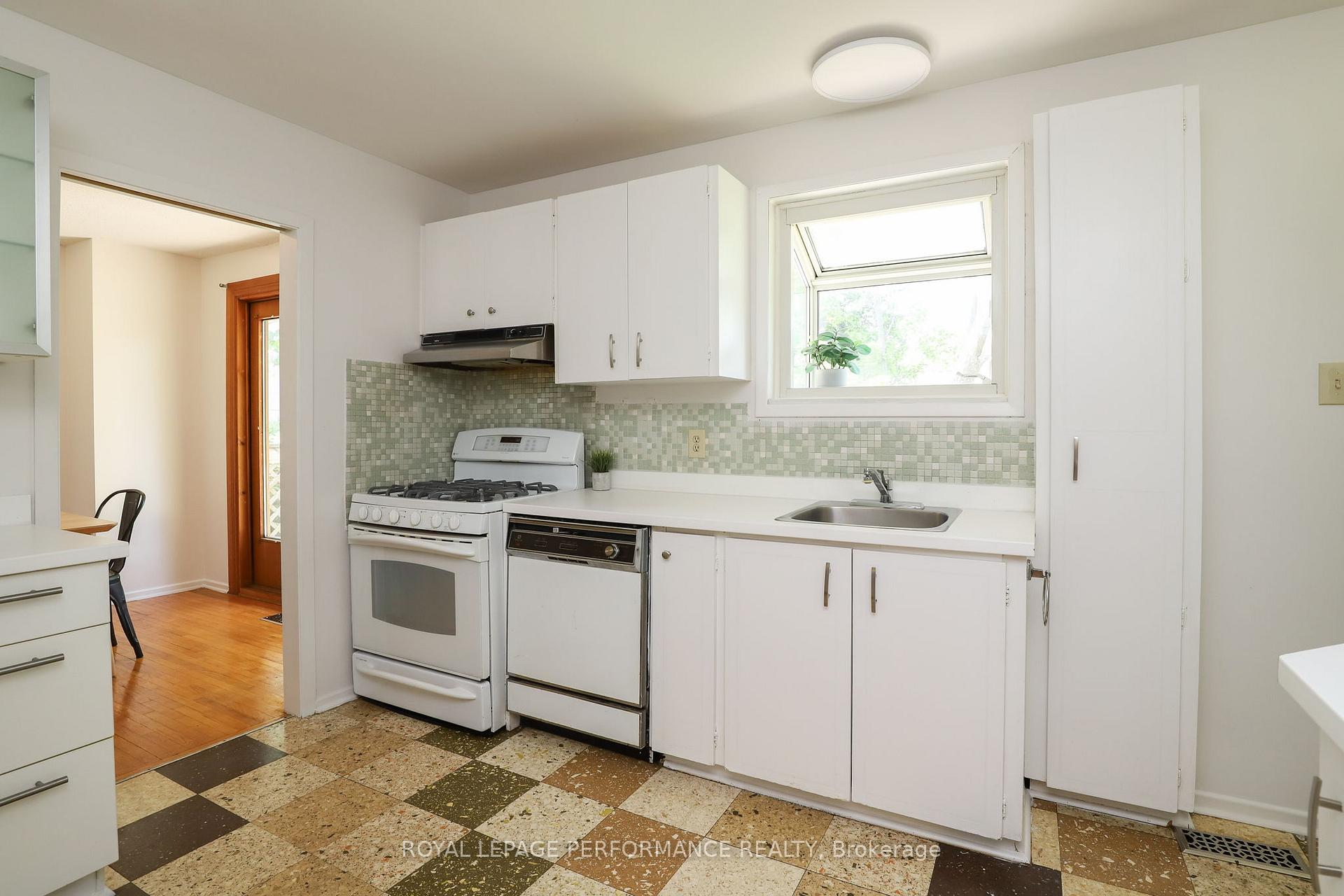 Photo 14 of 45 Keewatin Crescent, Ottawa, Borden Farm/Stewart Farm/Carleton Heights/Parkwood Hills — HOMEH
