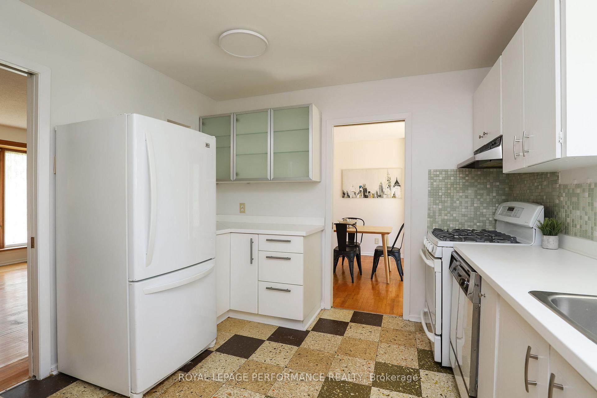 Photo 15 of 45 Keewatin Crescent, Ottawa, Borden Farm/Stewart Farm/Carleton Heights/Parkwood Hills — HOMEH