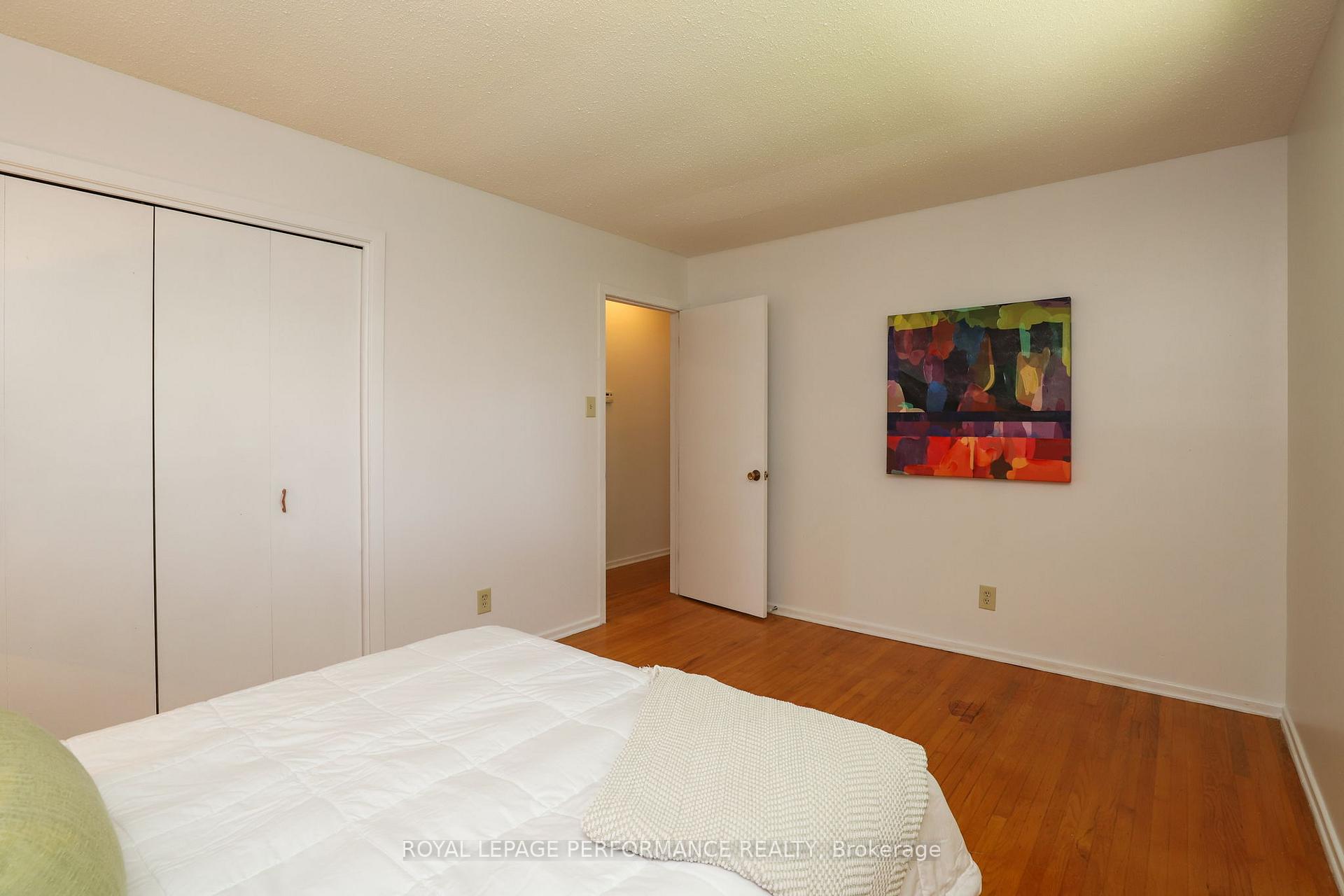 Photo 19 of 45 Keewatin Crescent, Ottawa, Borden Farm/Stewart Farm/Carleton Heights/Parkwood Hills — HOMEH