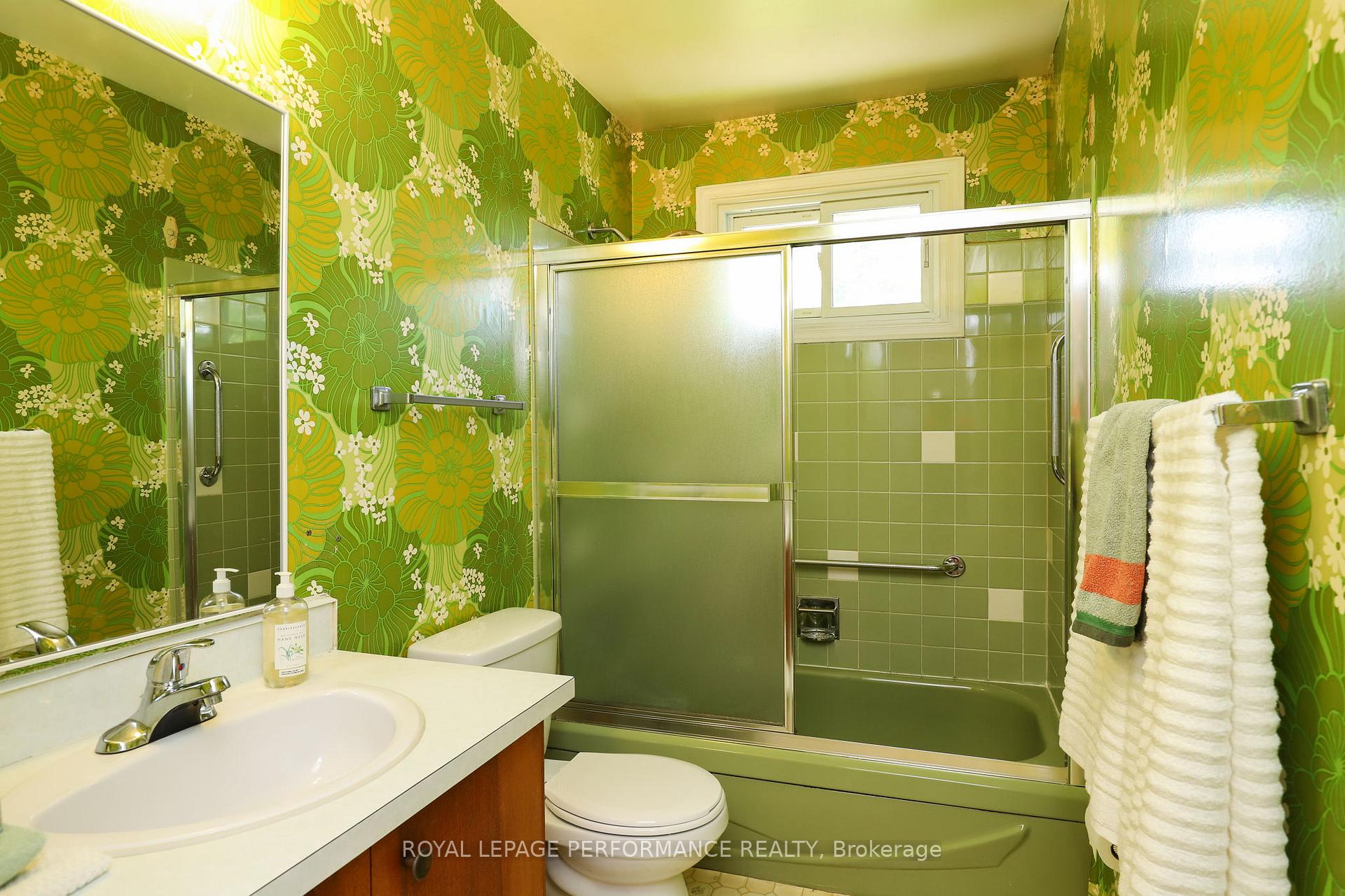 Photo 20 of 45 Keewatin Crescent, Ottawa, Borden Farm/Stewart Farm/Carleton Heights/Parkwood Hills — HOMEH