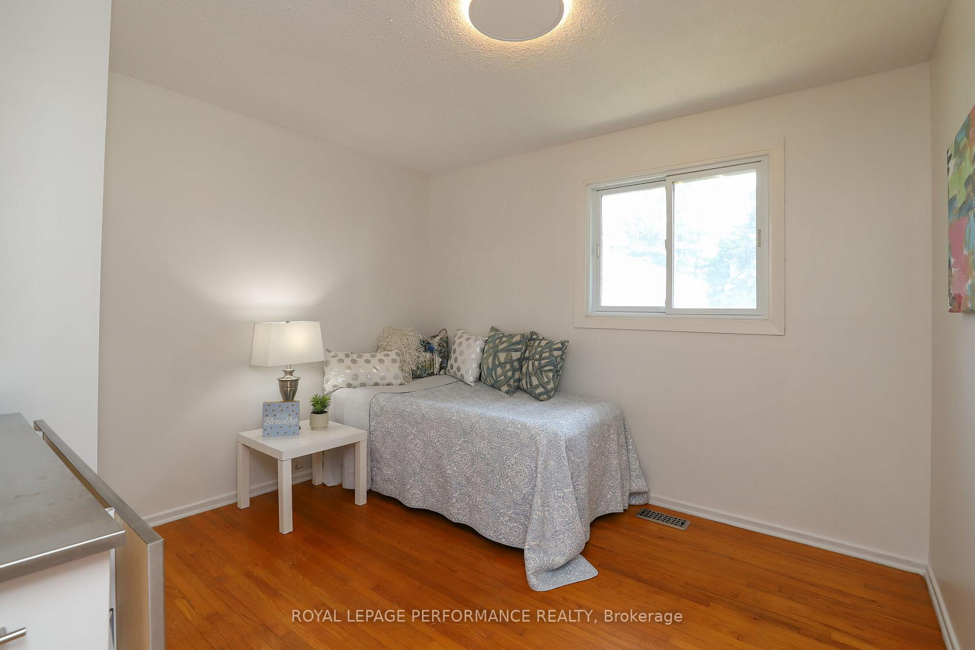 Photo 21 of 45 Keewatin Crescent, Ottawa, Borden Farm/Stewart Farm/Carleton Heights/Parkwood Hills — HOMEH