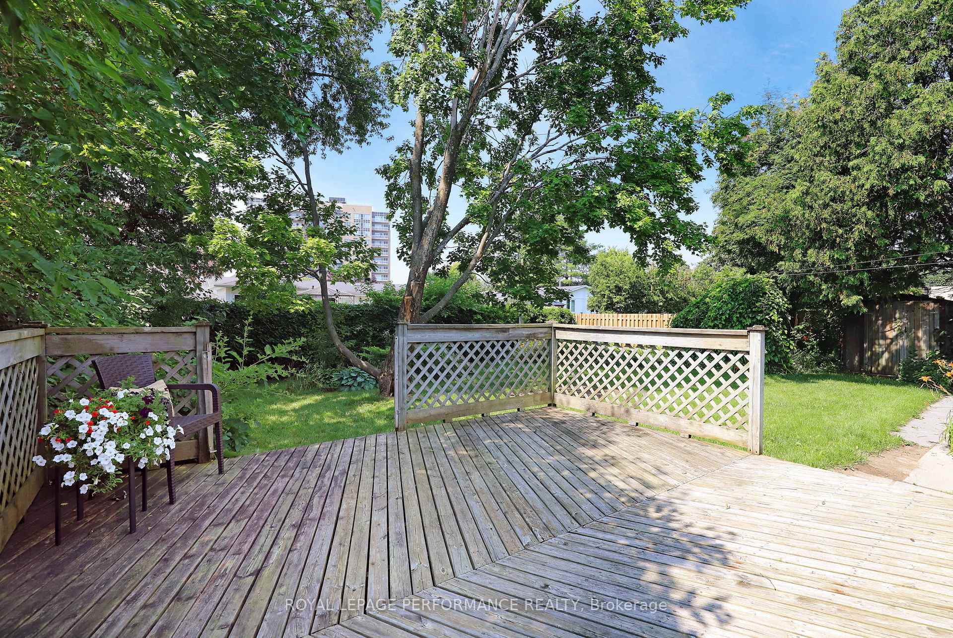 Photo 28 of 45 Keewatin Crescent, Ottawa, Borden Farm/Stewart Farm/Carleton Heights/Parkwood Hills — HOMEH