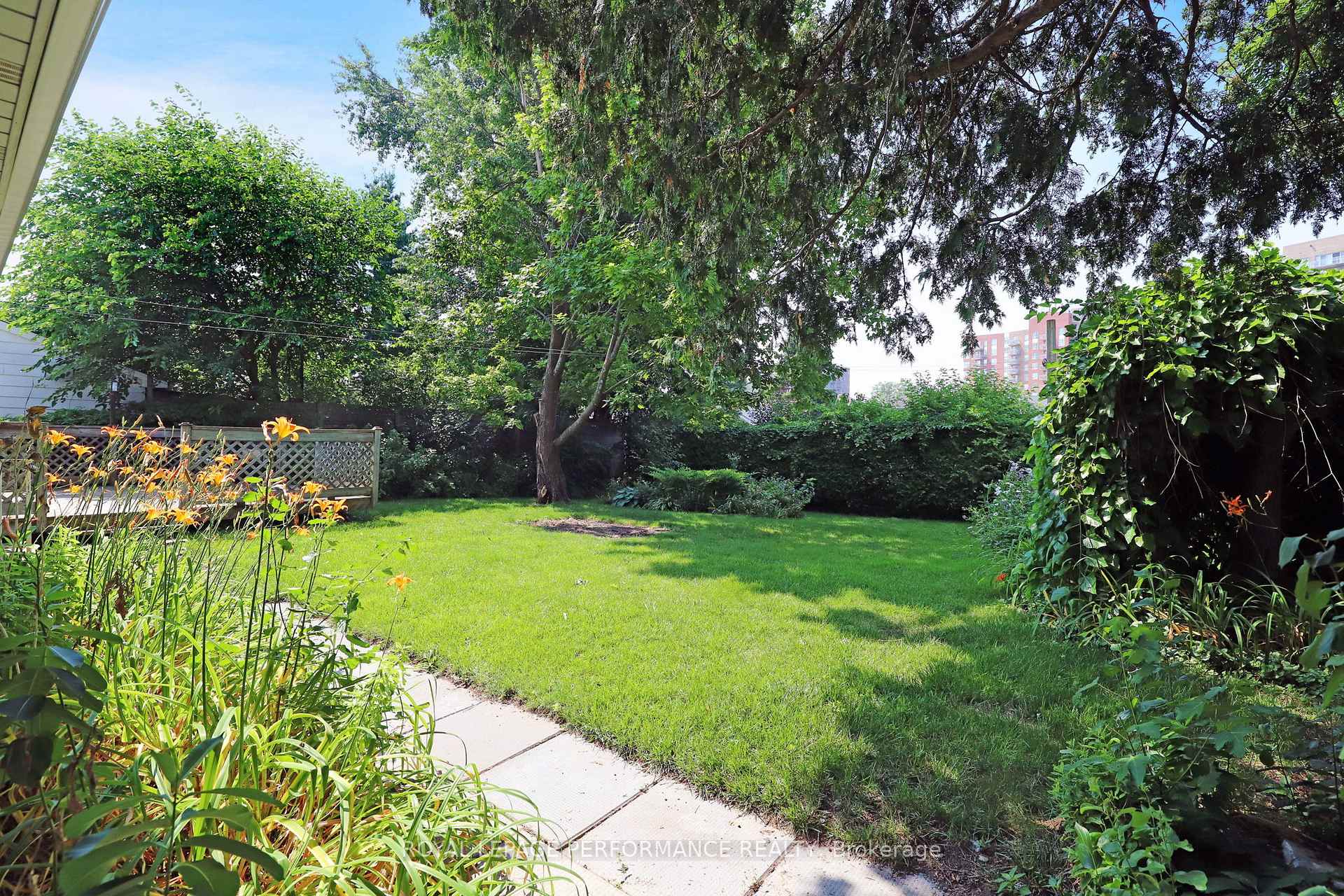 Photo 31 of 45 Keewatin Crescent, Ottawa, Borden Farm/Stewart Farm/Carleton Heights/Parkwood Hills — HOMEH
