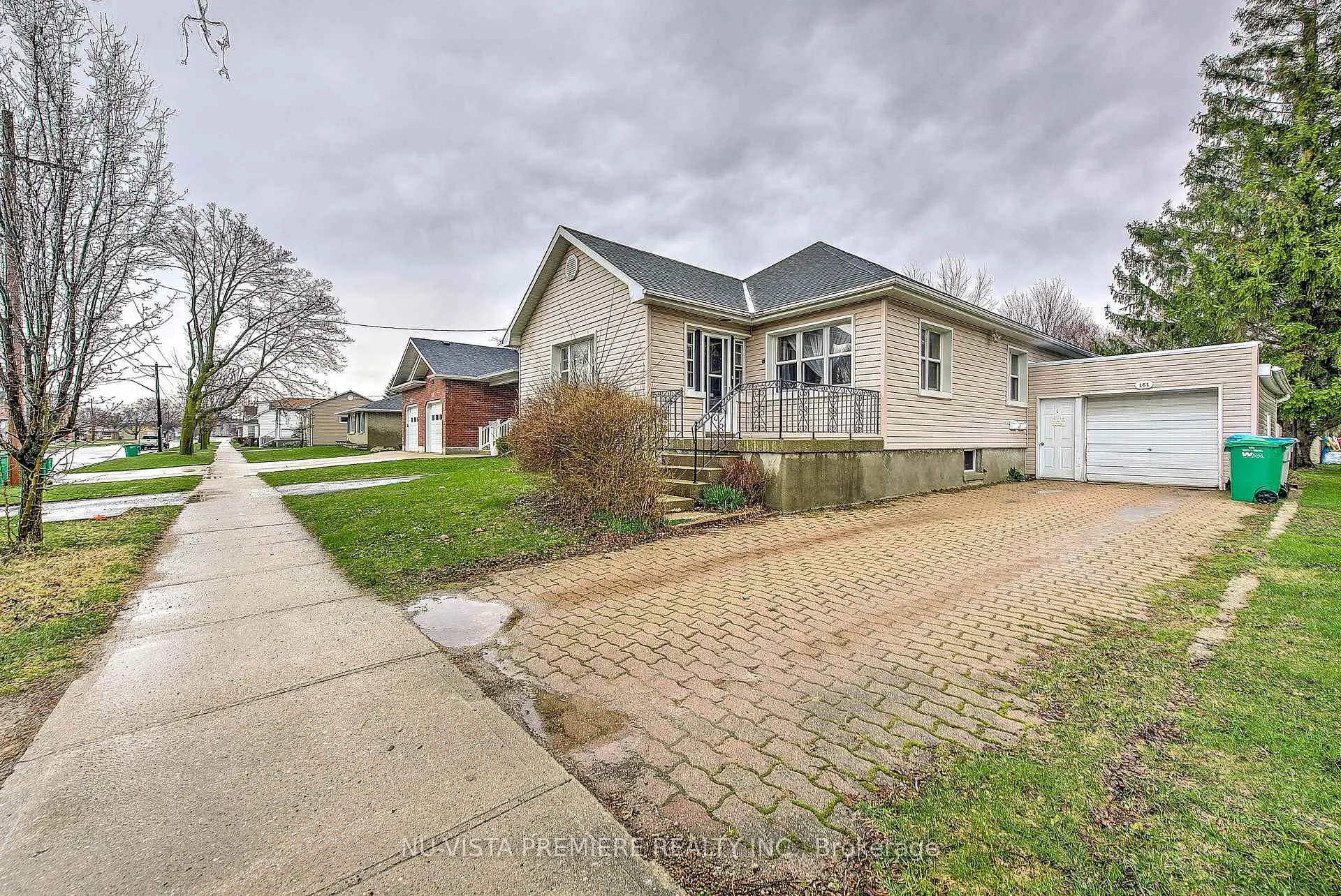 Photo 2 of 161 South Street S, Goderich, Goderich (Town) — HOMEH