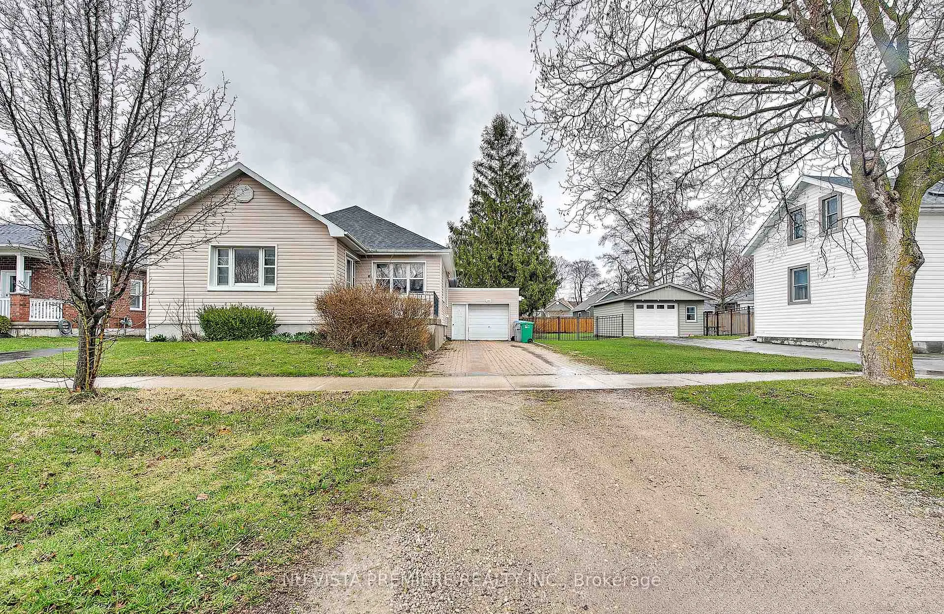 Photo 4 of 161 South Street S, Goderich, Goderich (Town) — HOMEH
