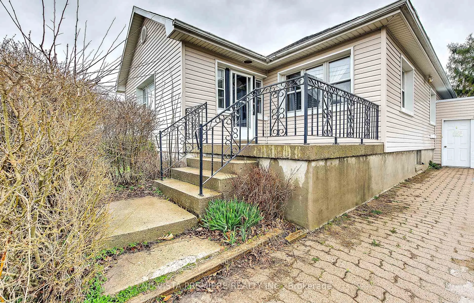 Photo 6 of 161 South Street S, Goderich, Goderich (Town) — HOMEH