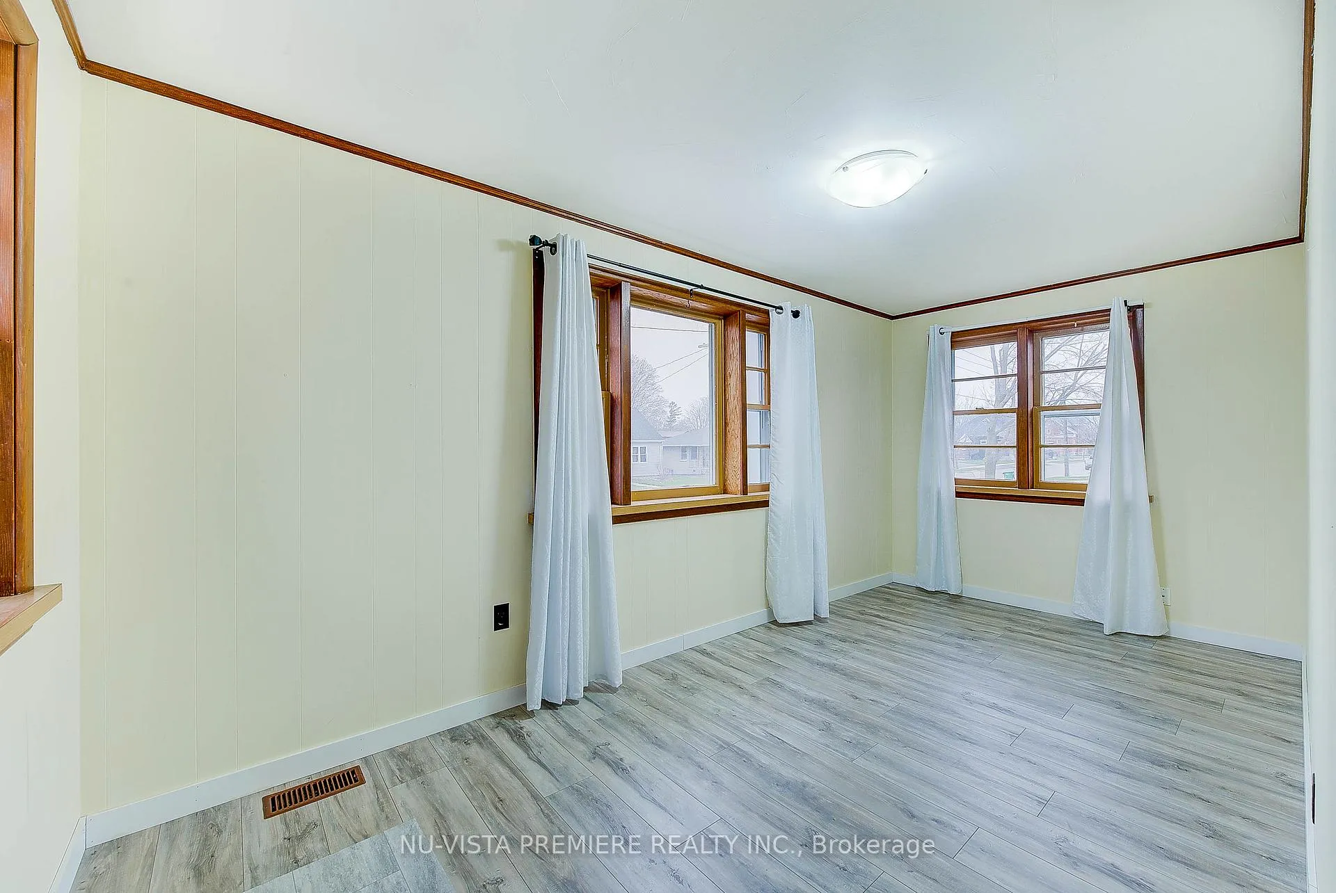Photo 8 of 161 South Street S, Goderich, Goderich (Town) — HOMEH