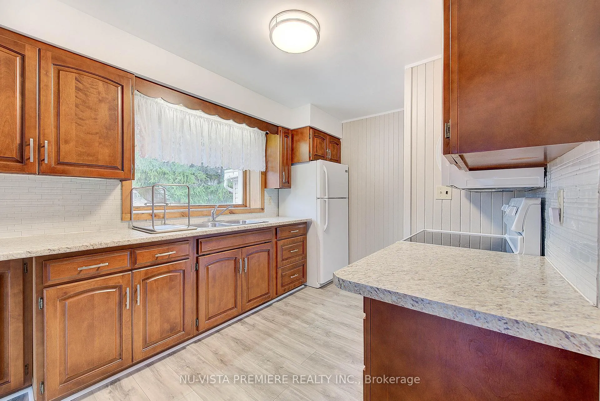Photo 15 of 161 South Street S, Goderich, Goderich (Town) — HOMEH