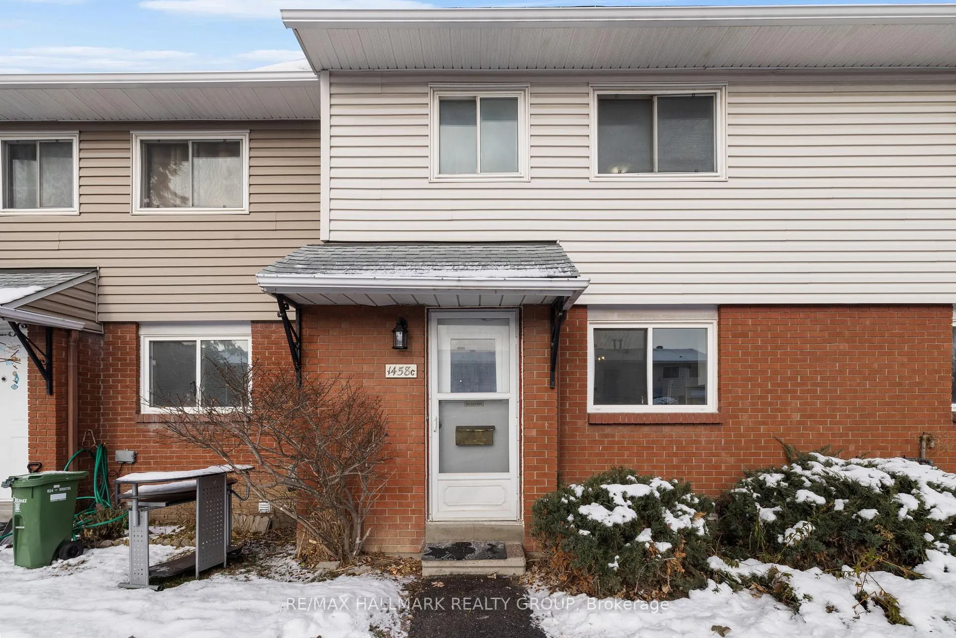 Front of Unit C, 1458 Heatherington Road