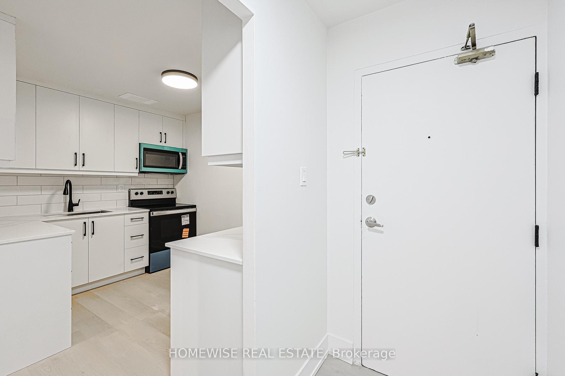 Photo 3 of Unit 6, 81 Ontario Street, Clarington, Bowmanville — HOMEH