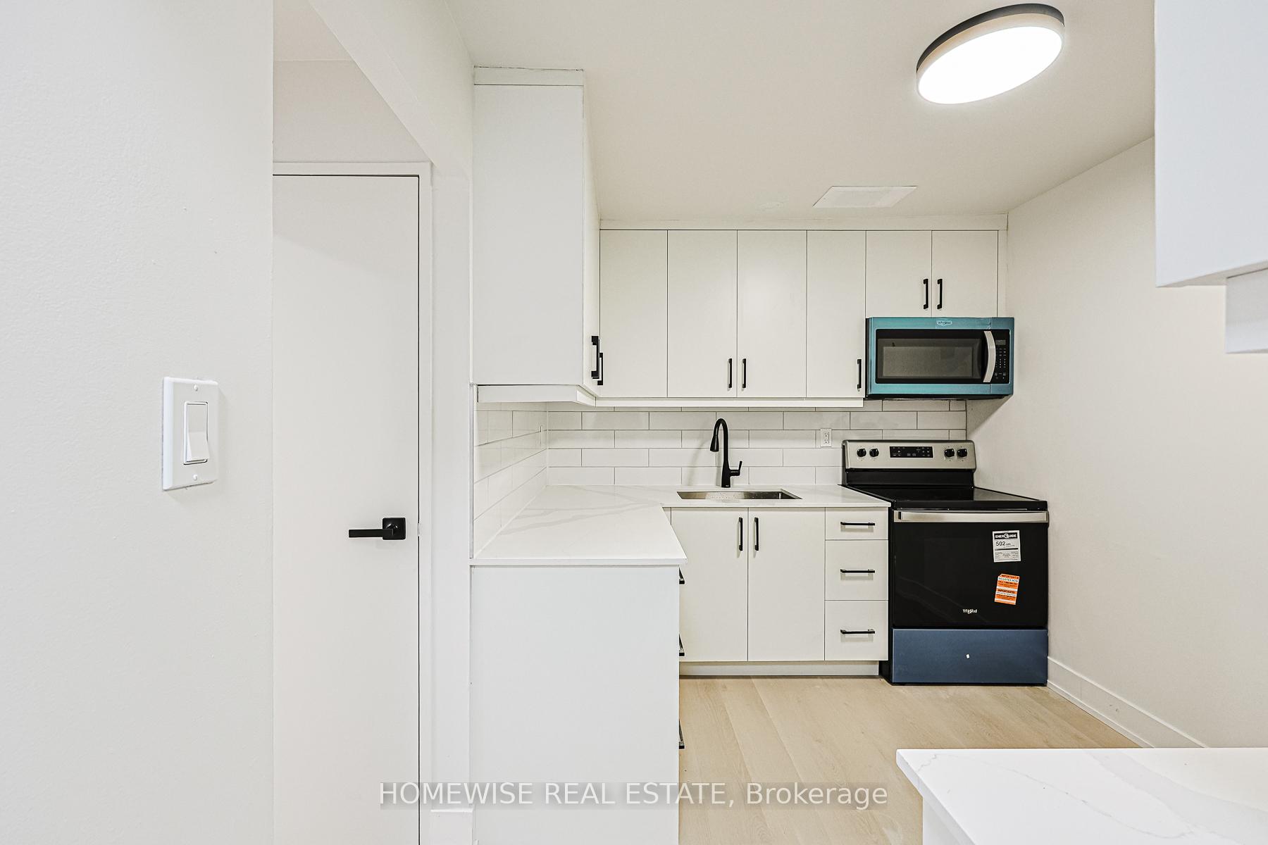Photo 5 of Unit 6, 81 Ontario Street, Clarington, Bowmanville — HOMEH