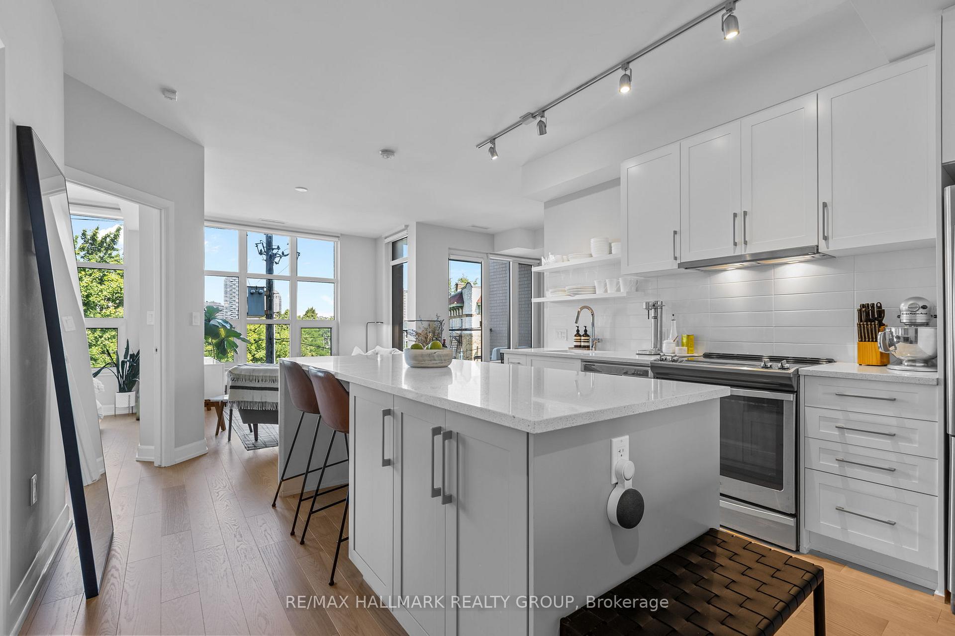 Photo 5 of Unit 311, 10 Rosemount Avenue, Ottawa, Hintonburg — HOMEH
