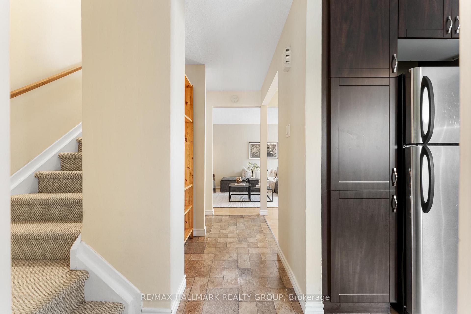Photo 3 of 1771 Meadowbrook Road, Ottawa, Pineview — HOMEH
