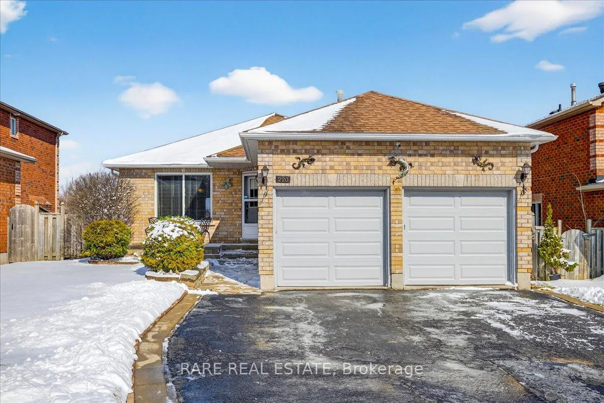 Photo 2 of 220 Livingstone Street E, Barrie, Little Lake — HOMEH